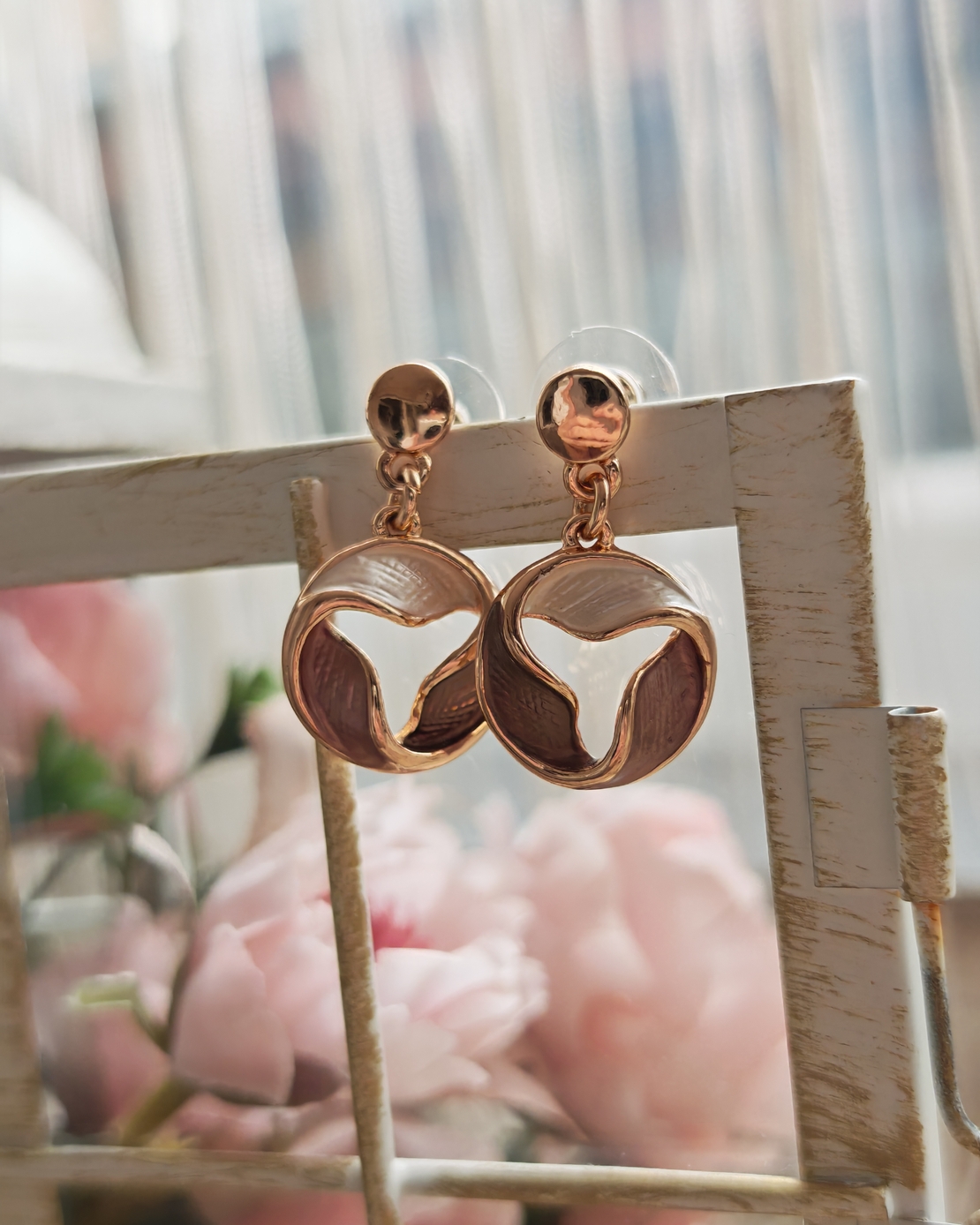 Дамска обици