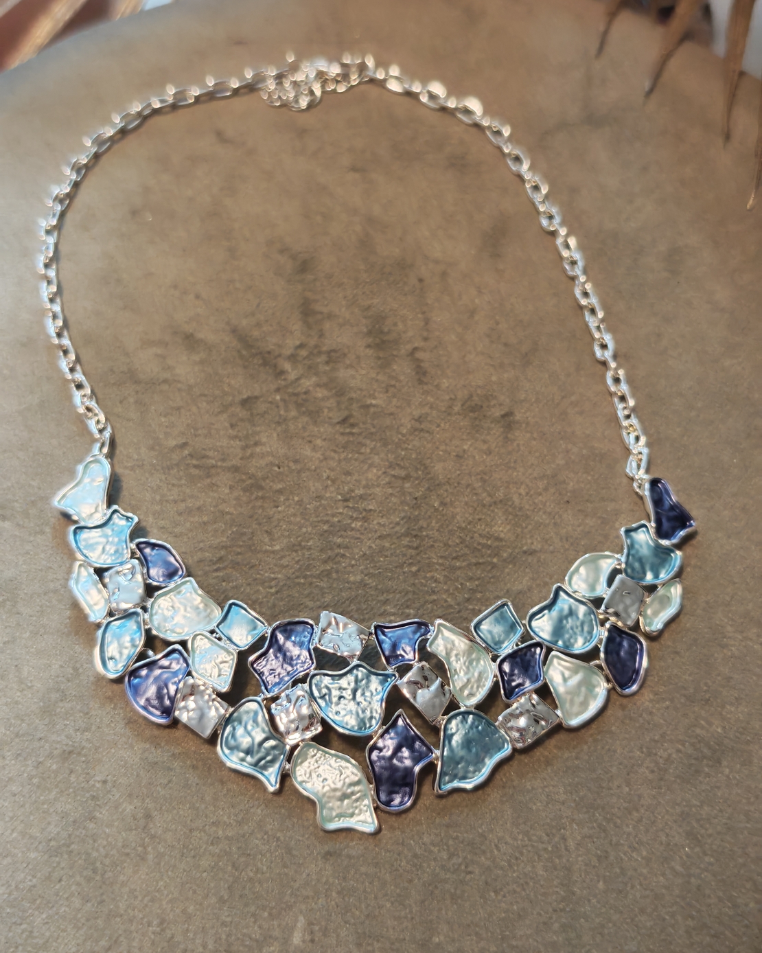 Дамско колие