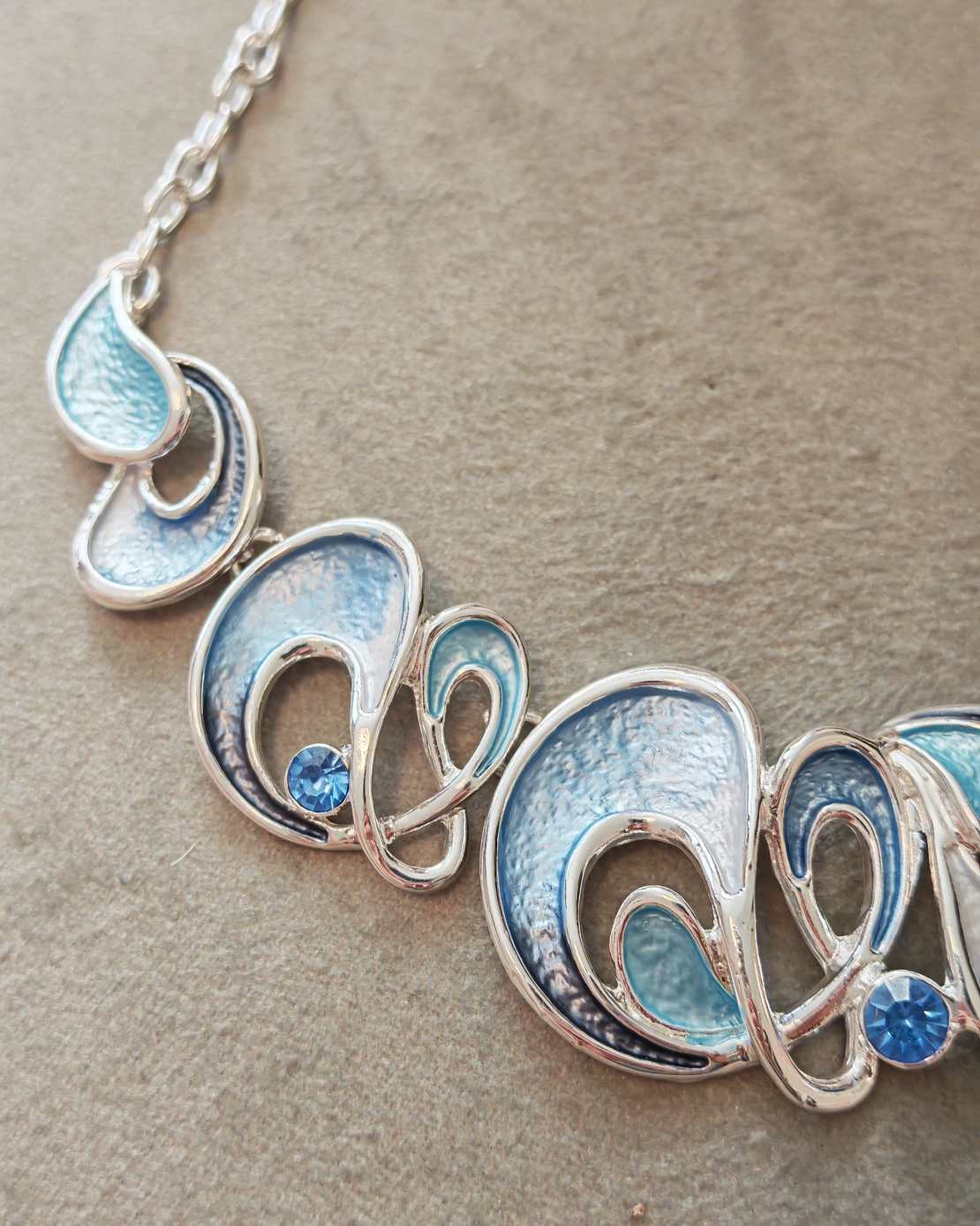 Дамско колие