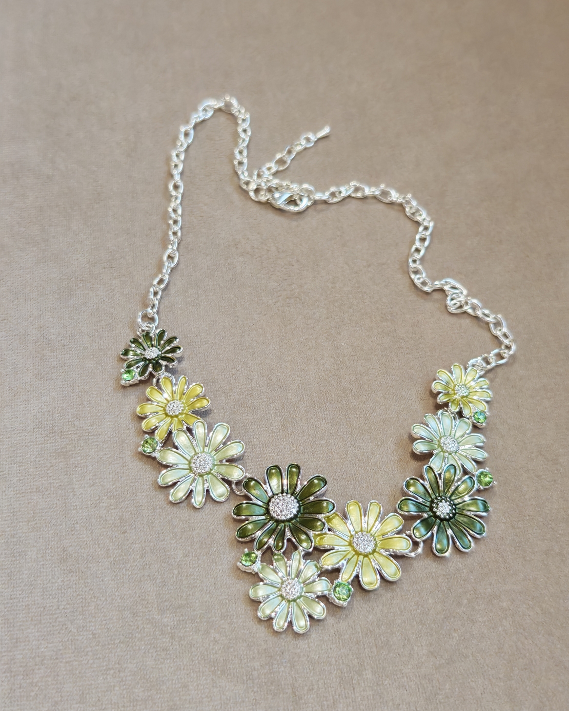 Дамско колие