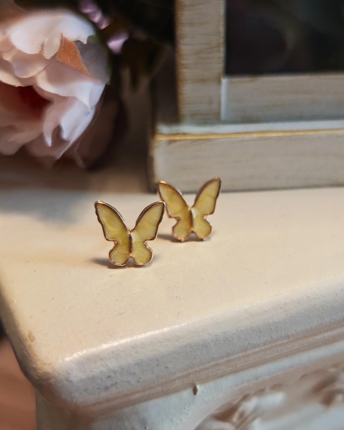 Дамски обици