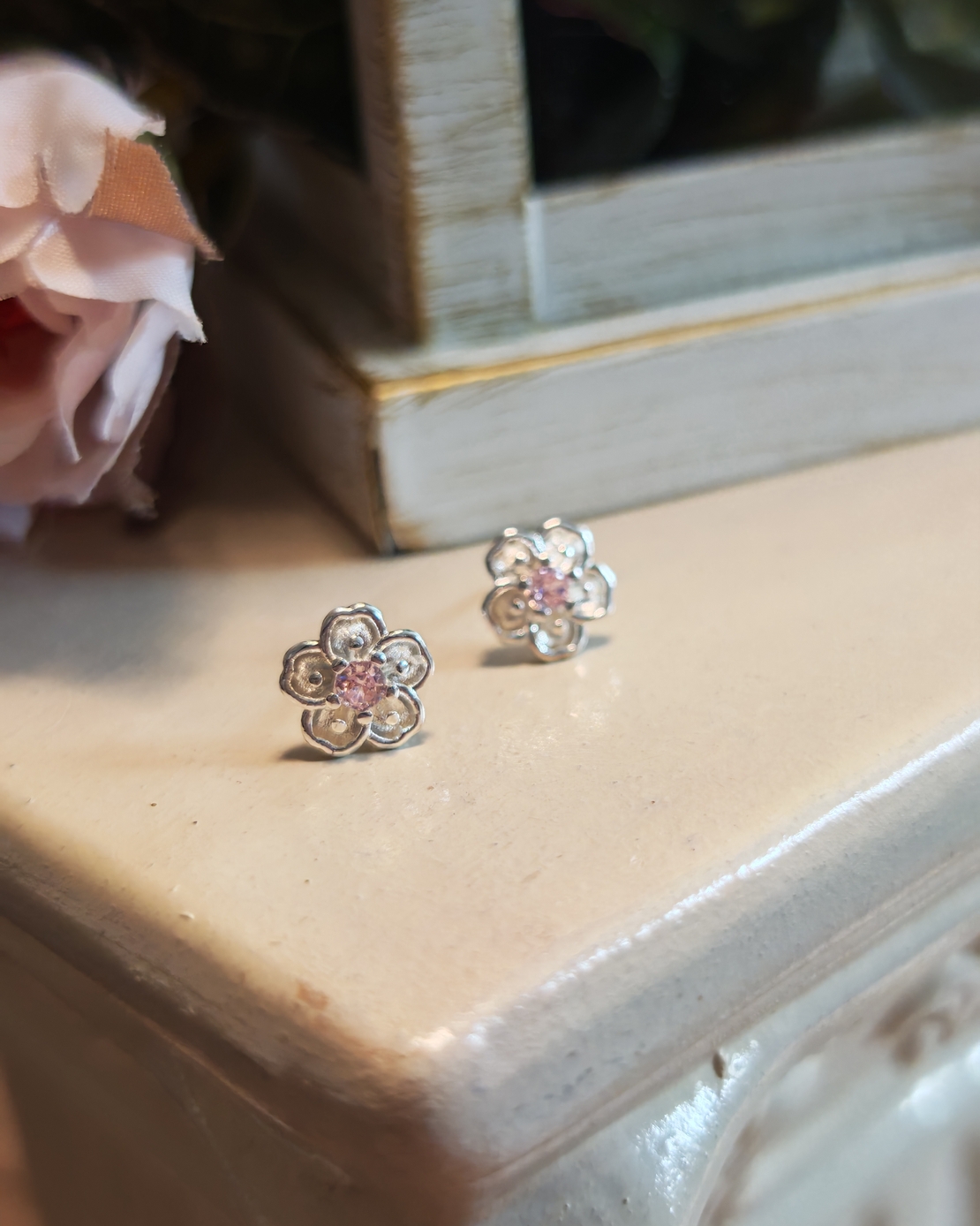 Дамски обици