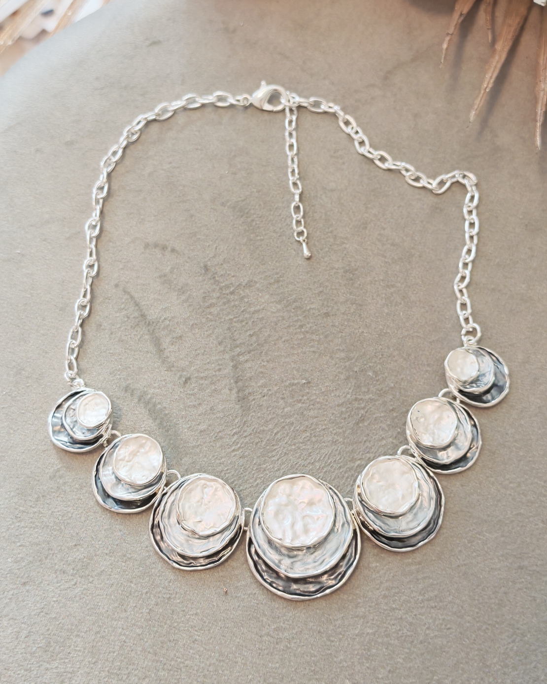 Дамско колие