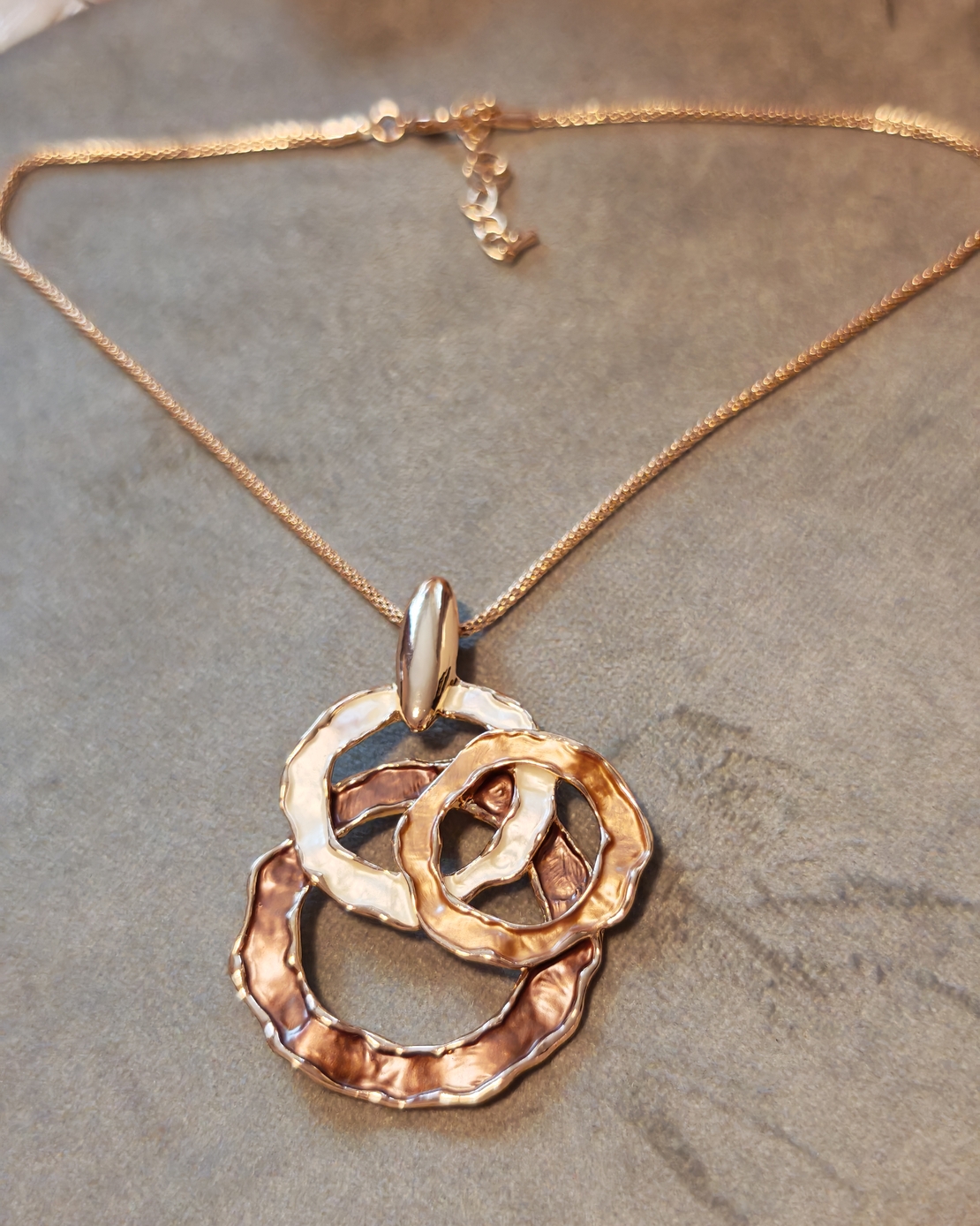 Колие с медальон