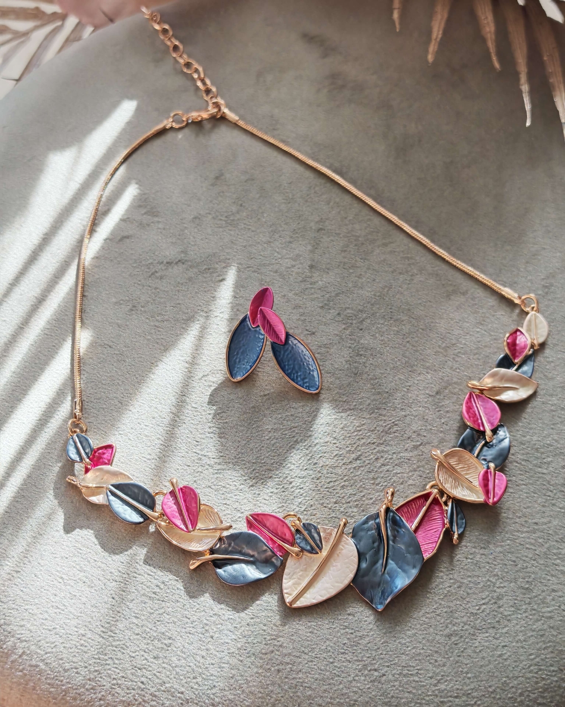 Дамска колиета