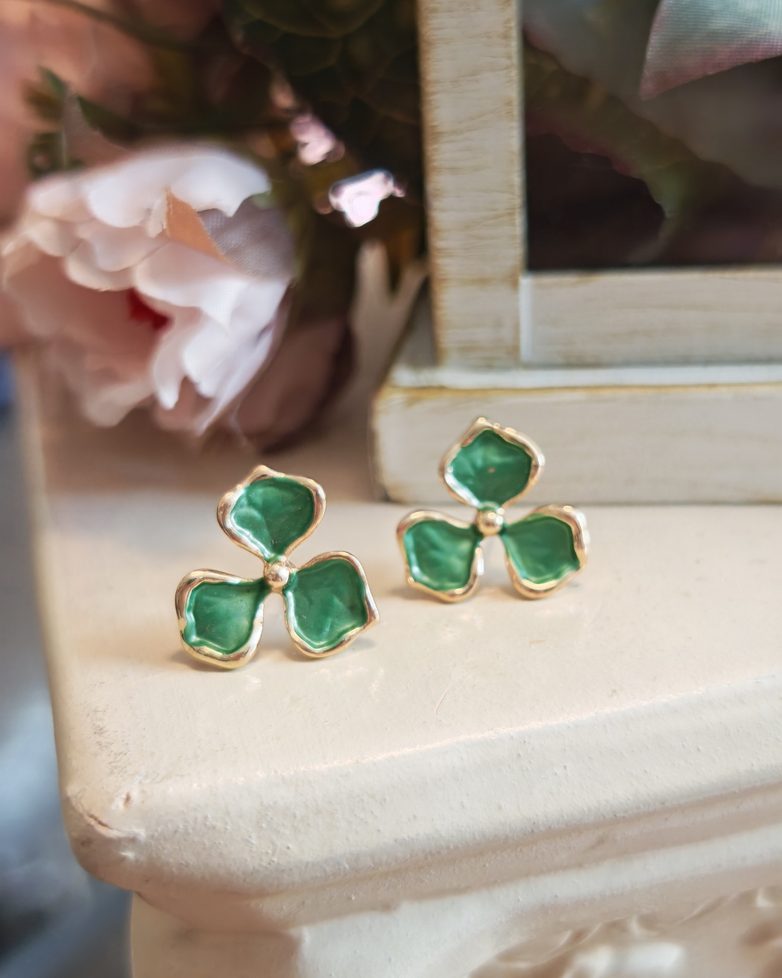 Дамски обици