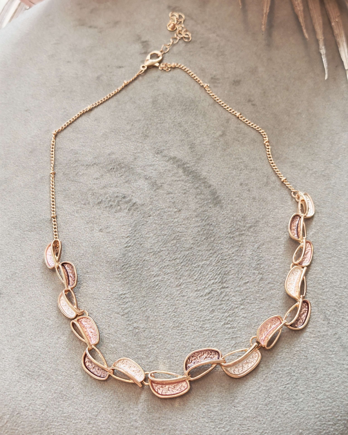 Дамска колиета