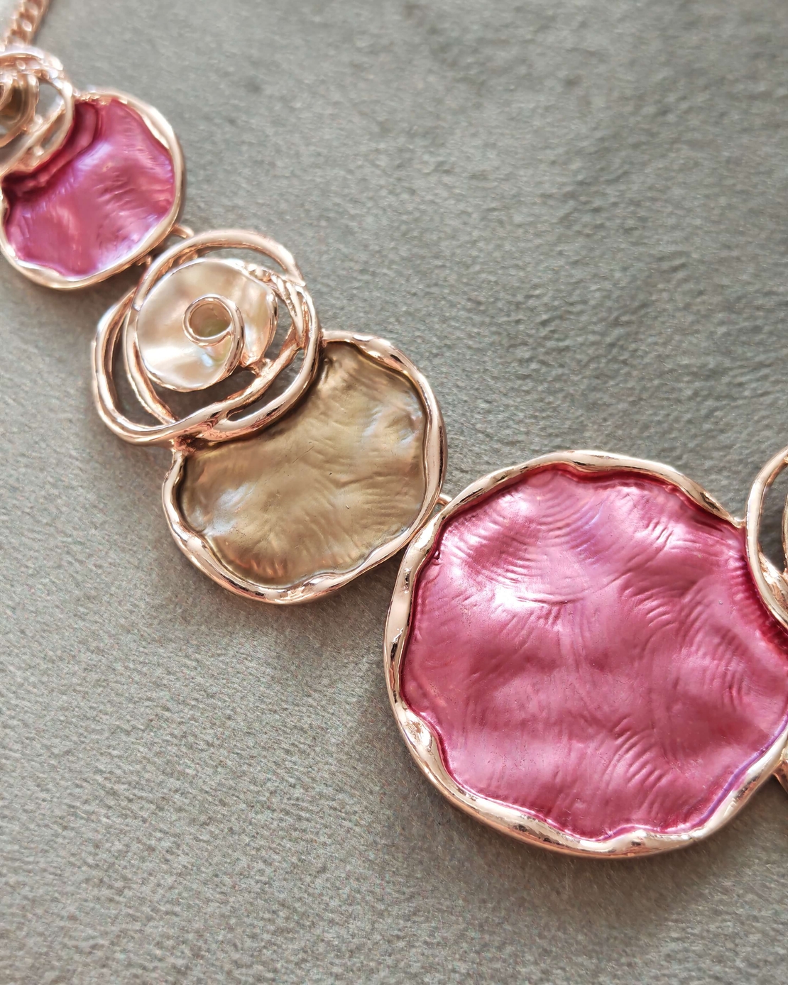 Дамско колие