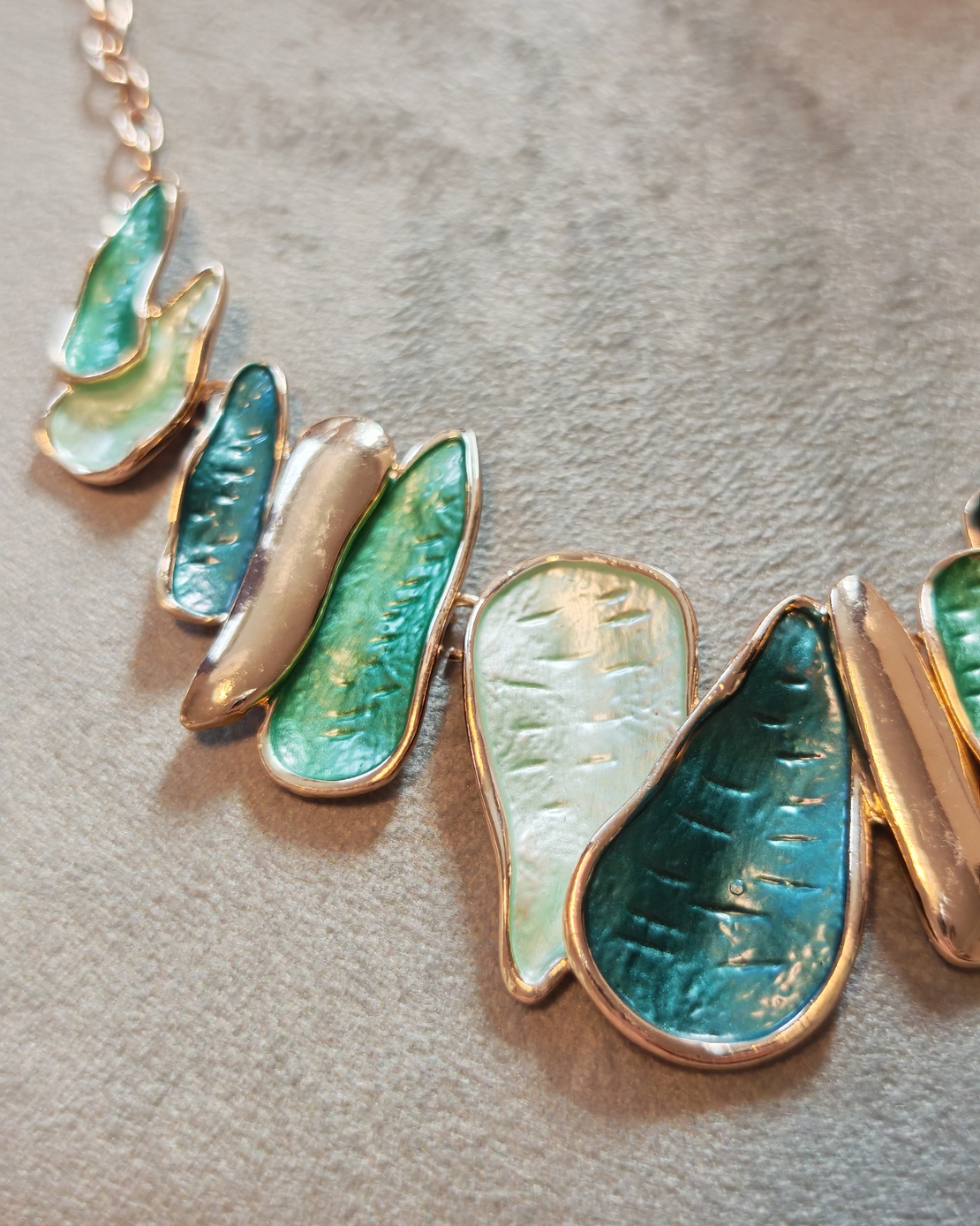 Дамска колиета