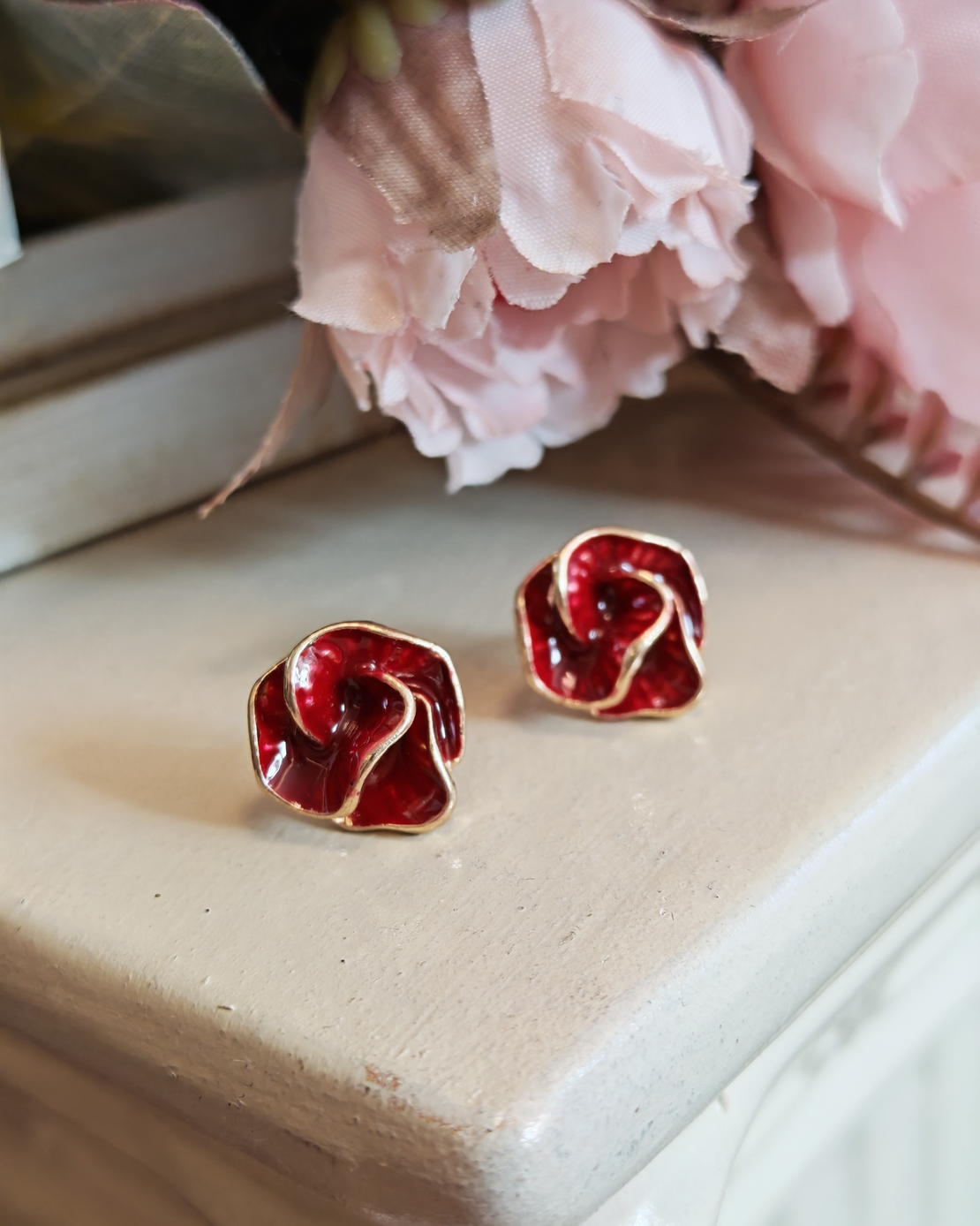 Дамски обици