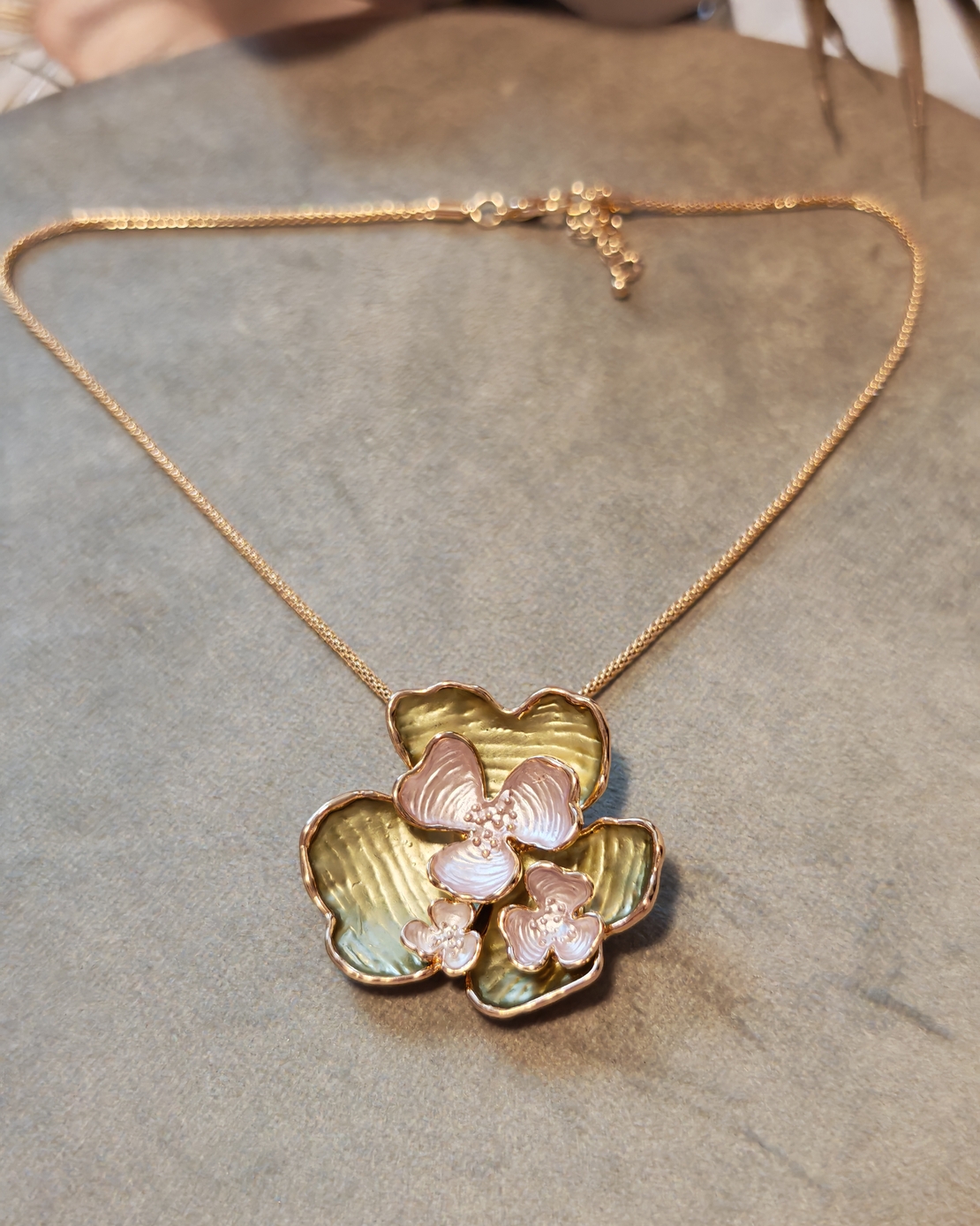 Колие с медальон