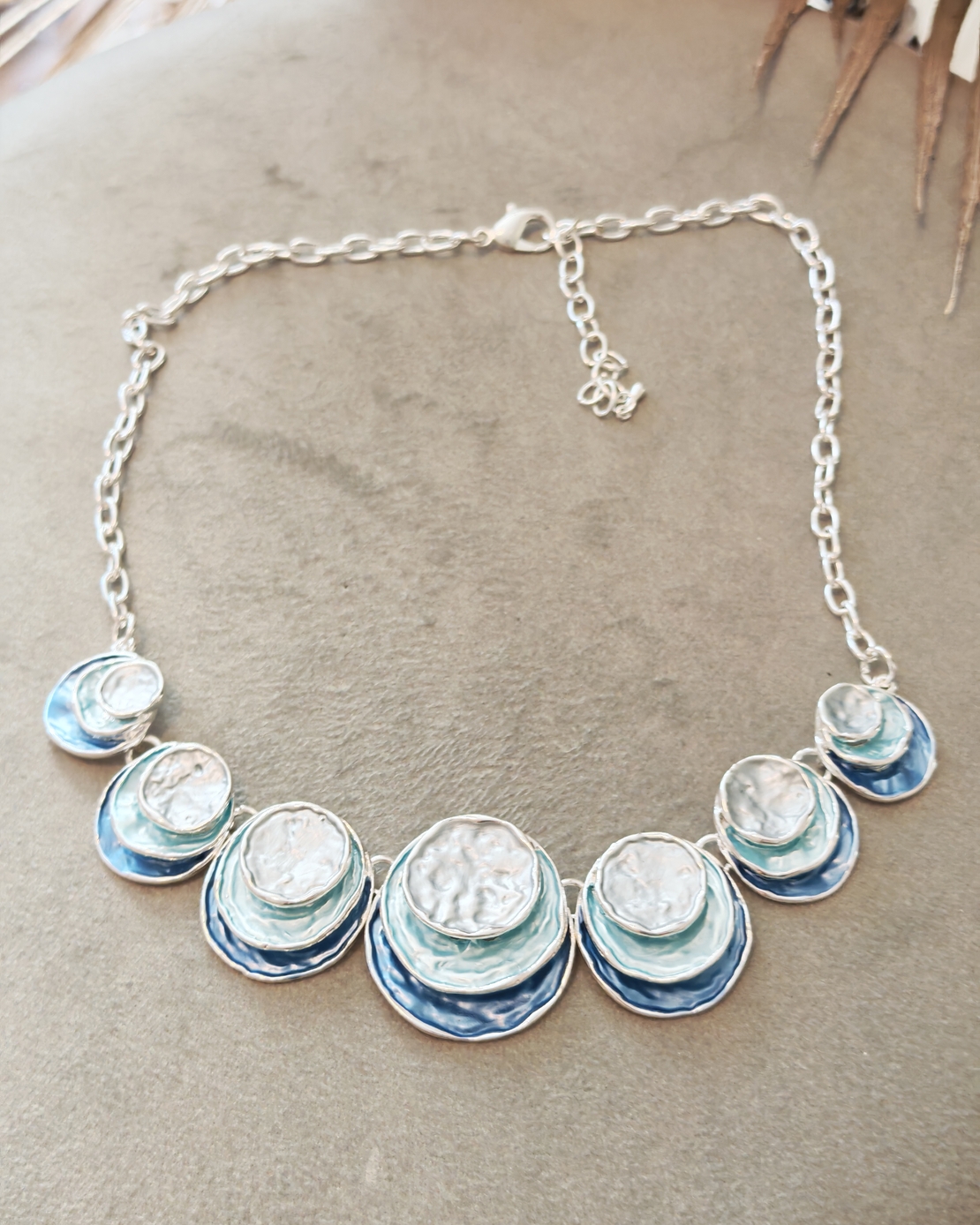 Дамско колие