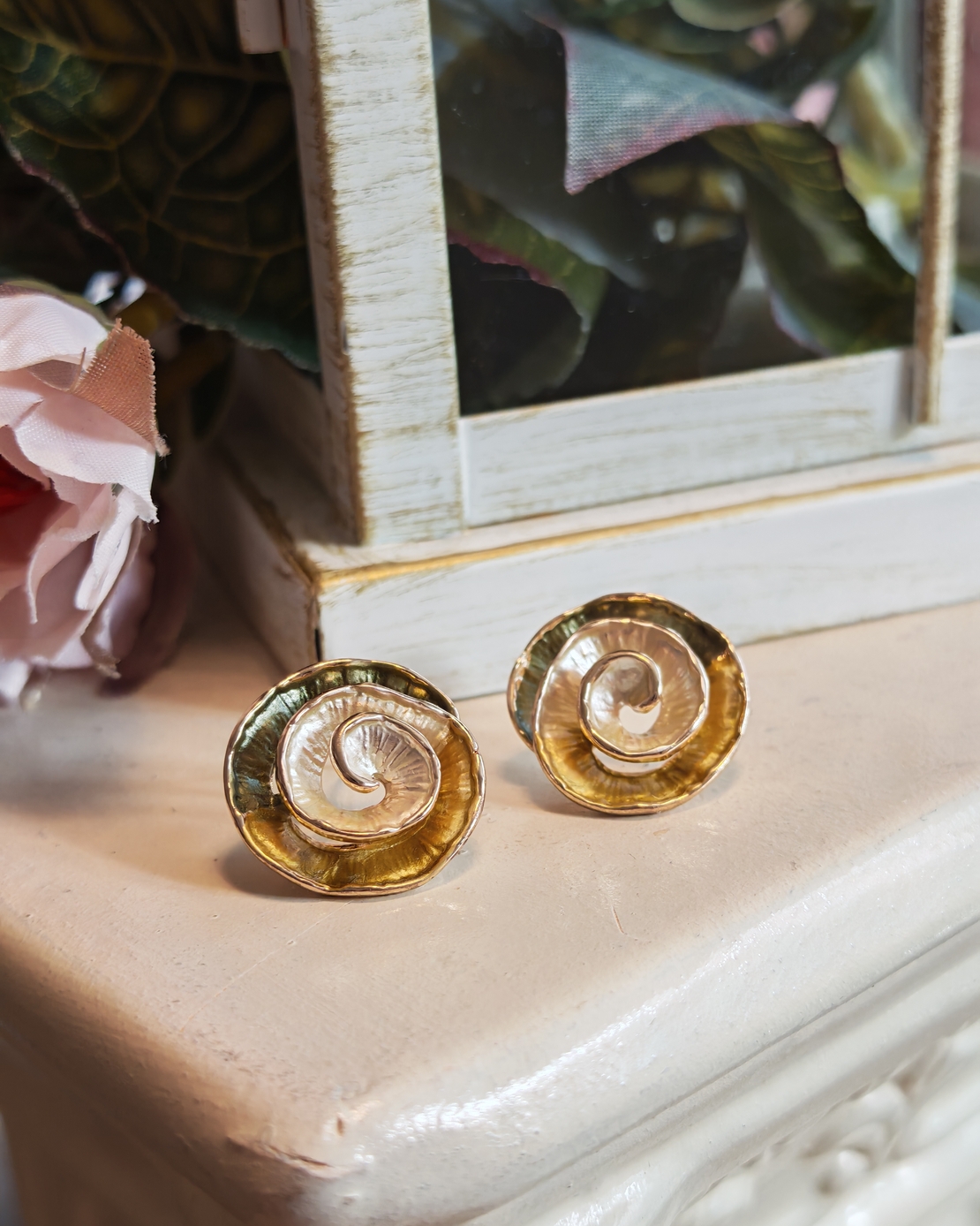 Дамски обици