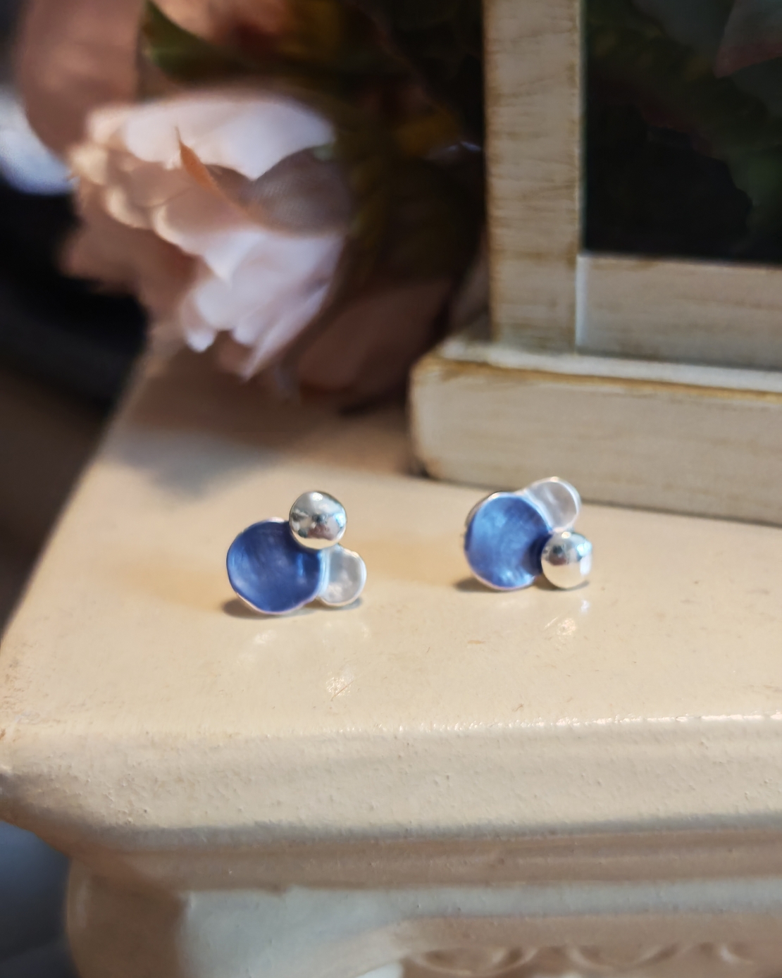 Дамски обици