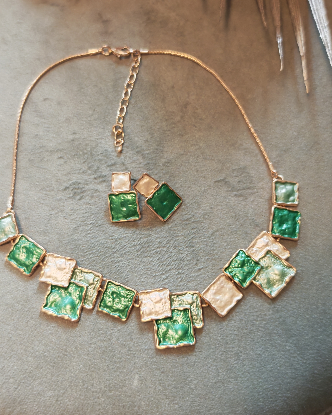 Дамска колиета