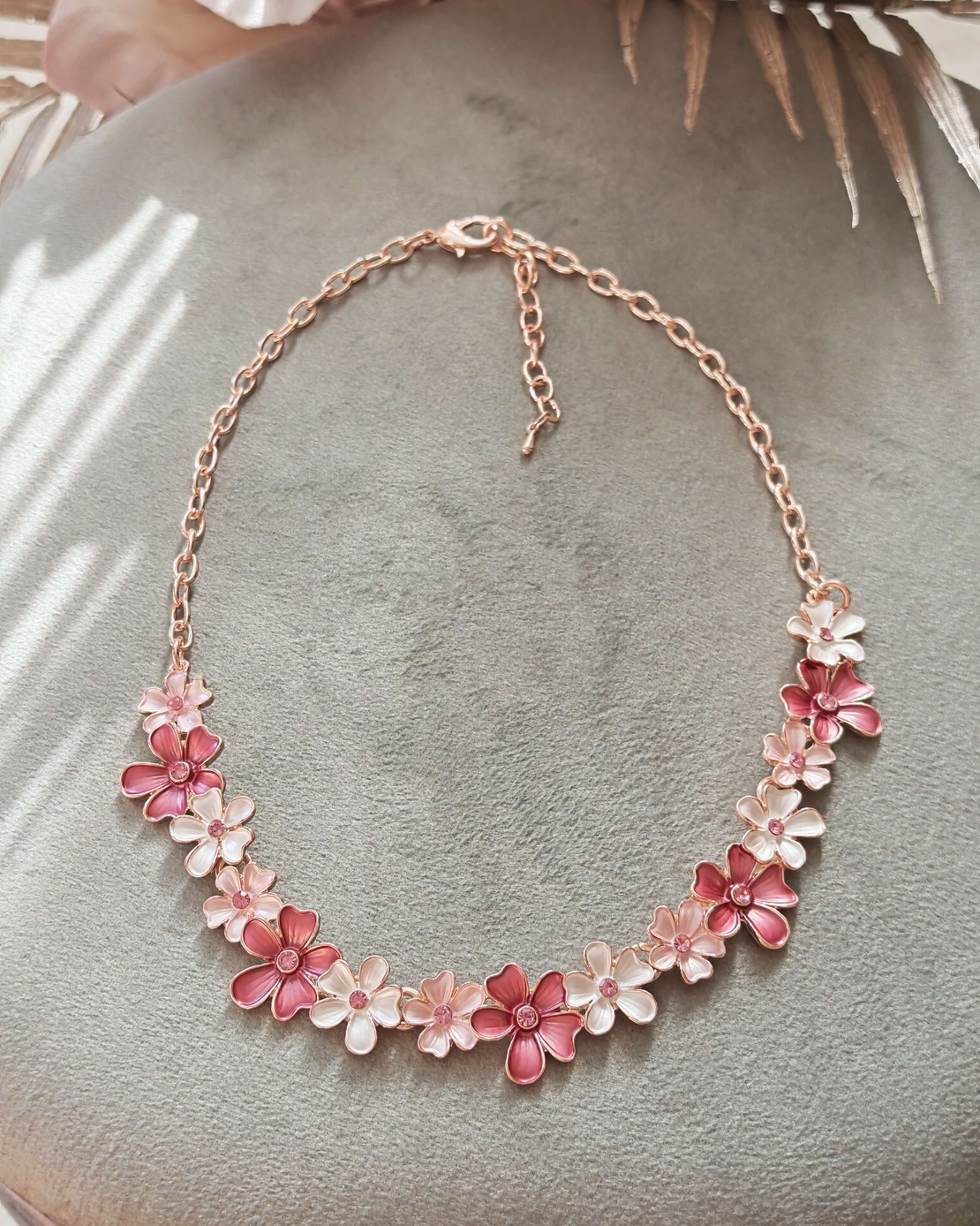 Дамско колие