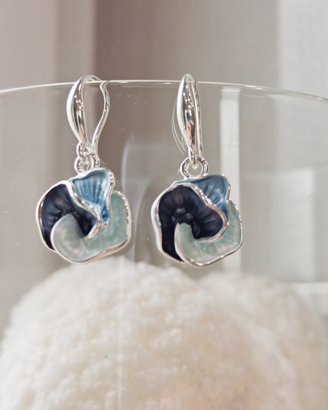 Дамски обеци