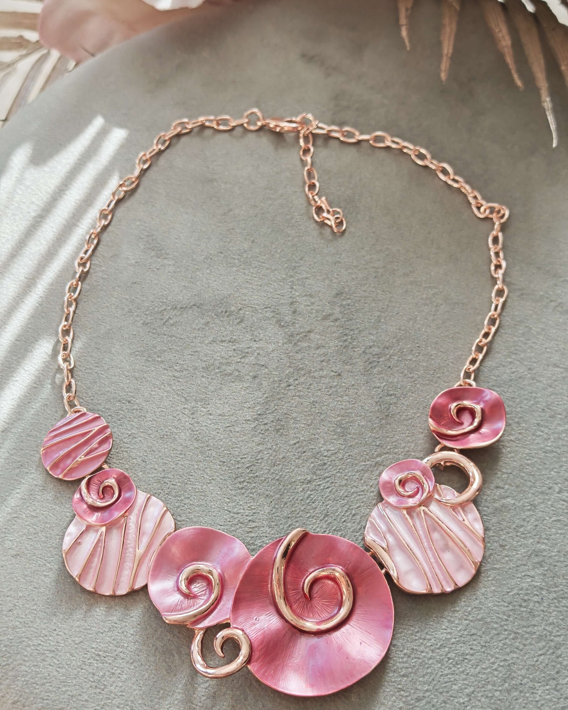 Дамско колие