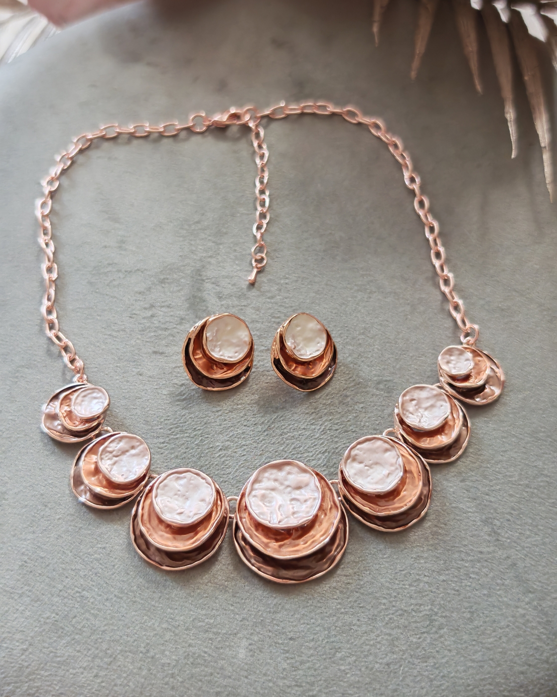 Дамска колиета