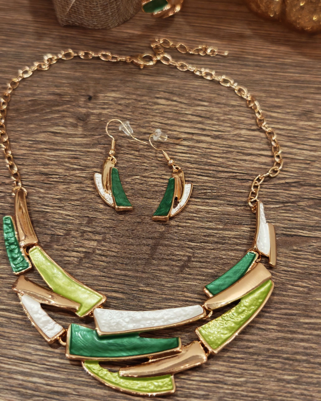 Дамско колие