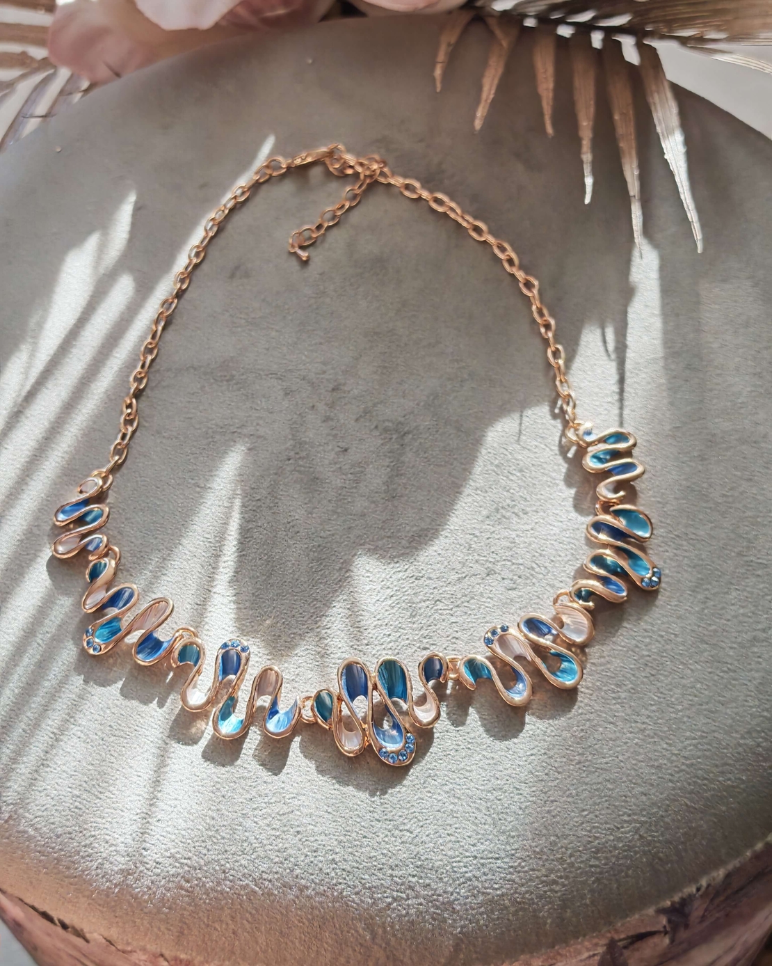 Дамско колие