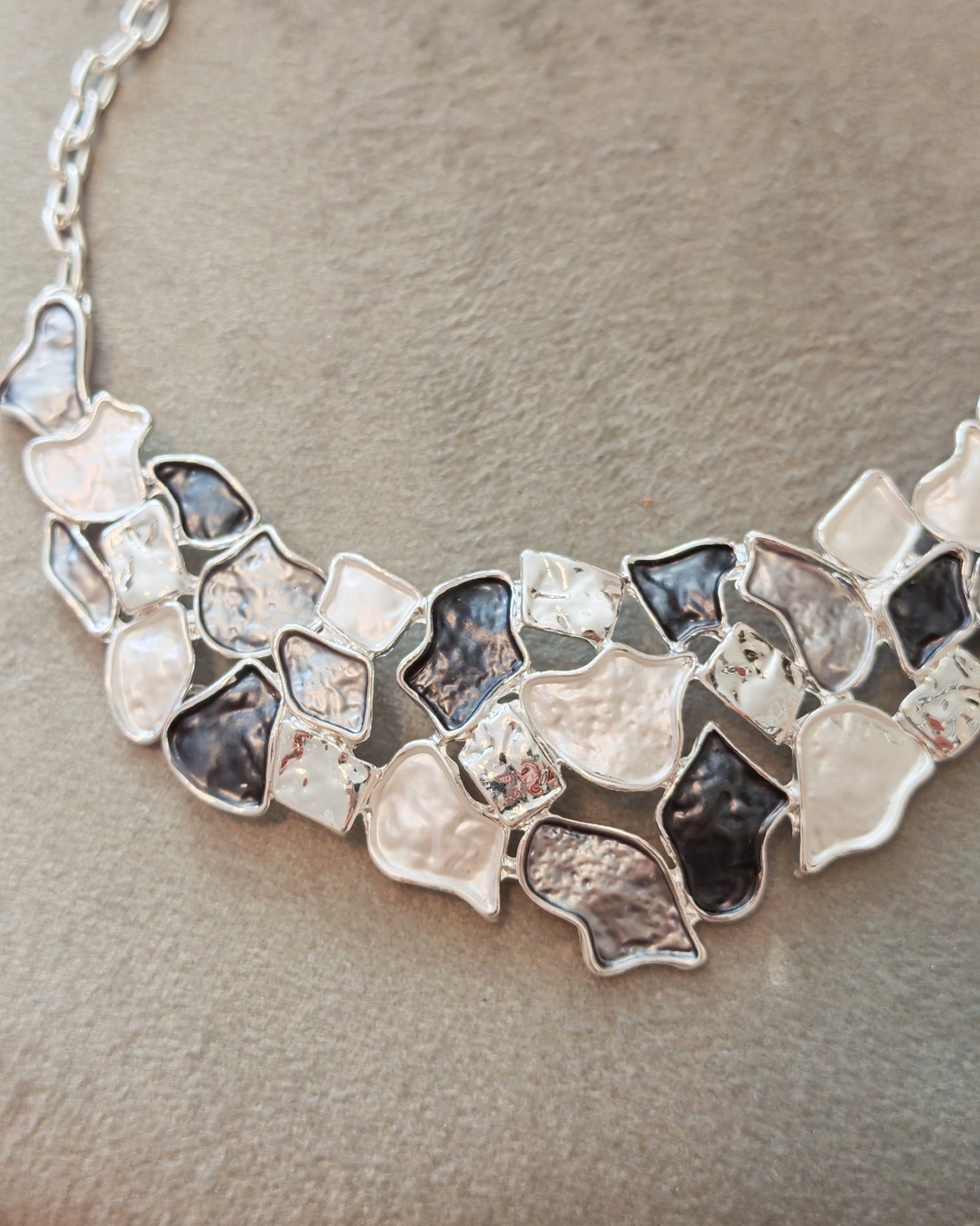 Дамско колие