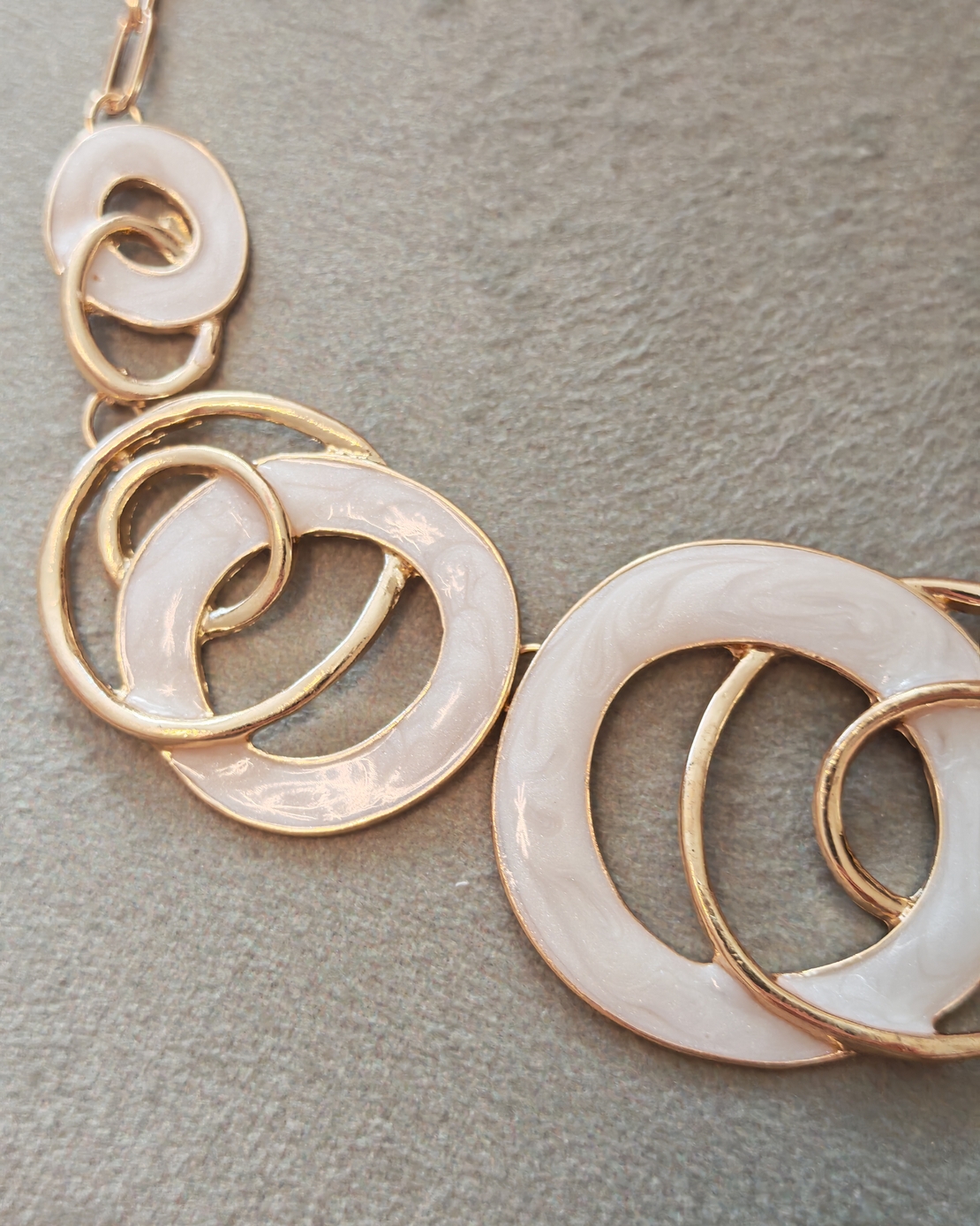 Дамско колие