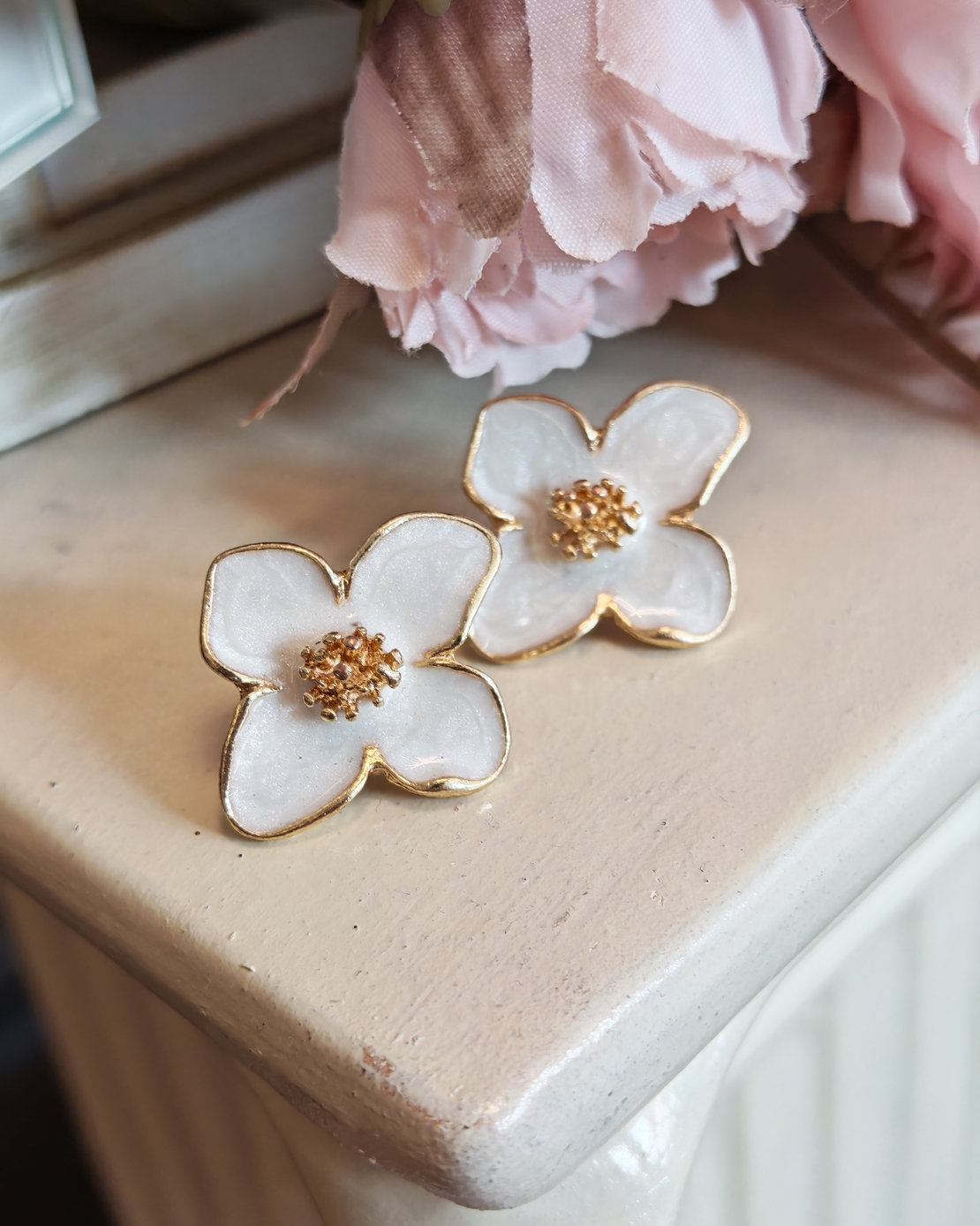 Дамски обици