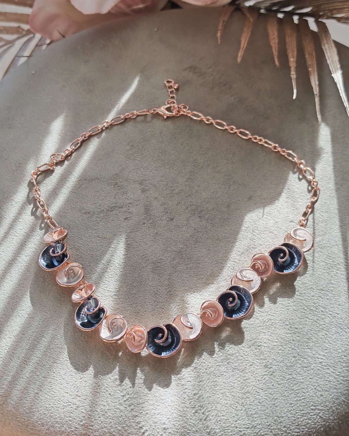 Дамско колие