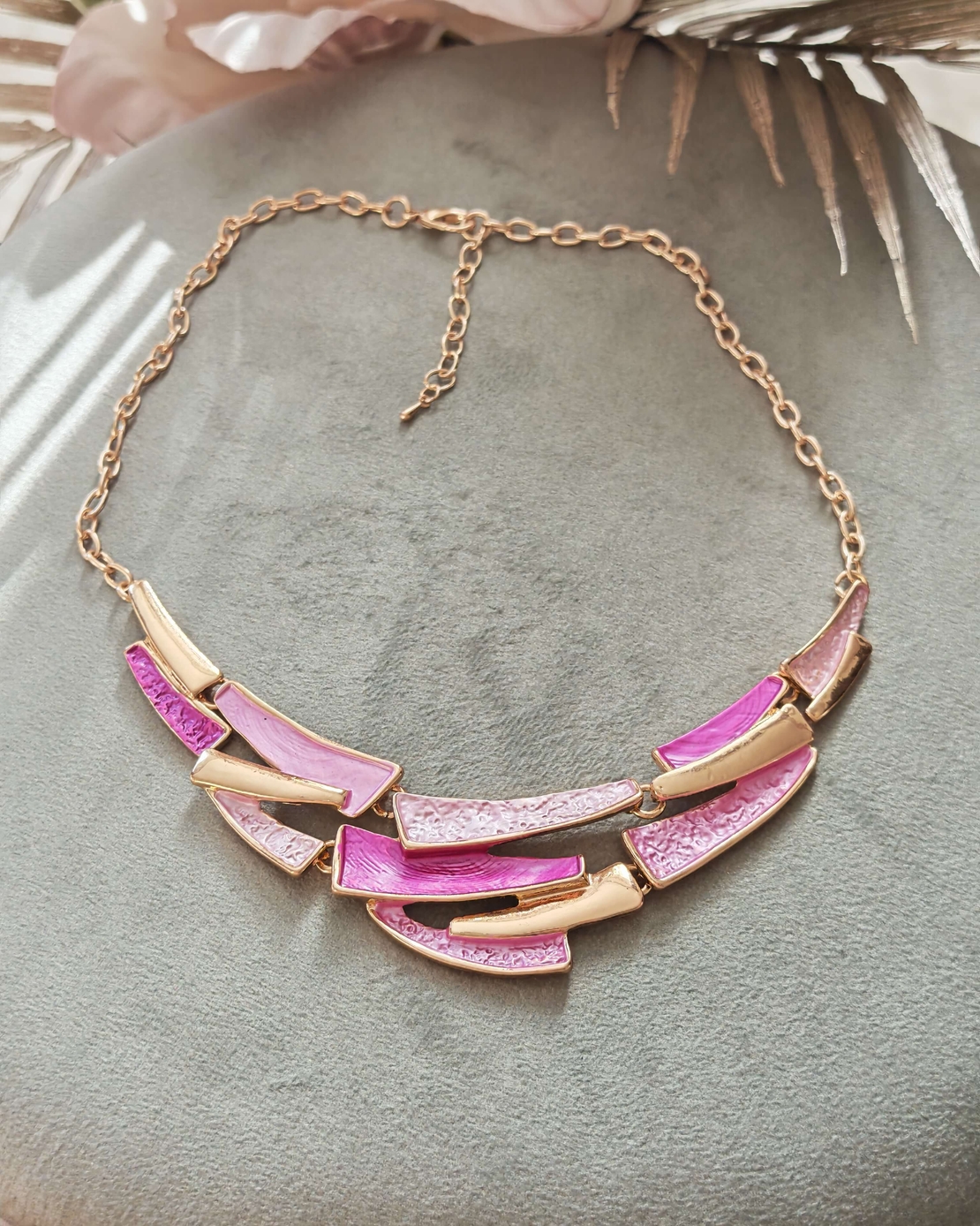 Дамско колие