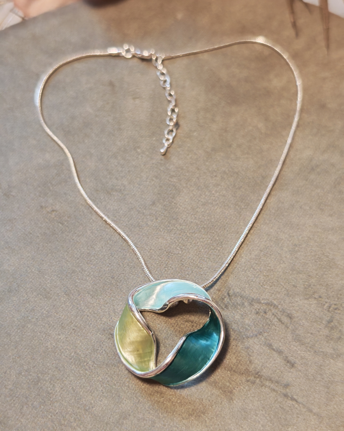 Колие с медальон