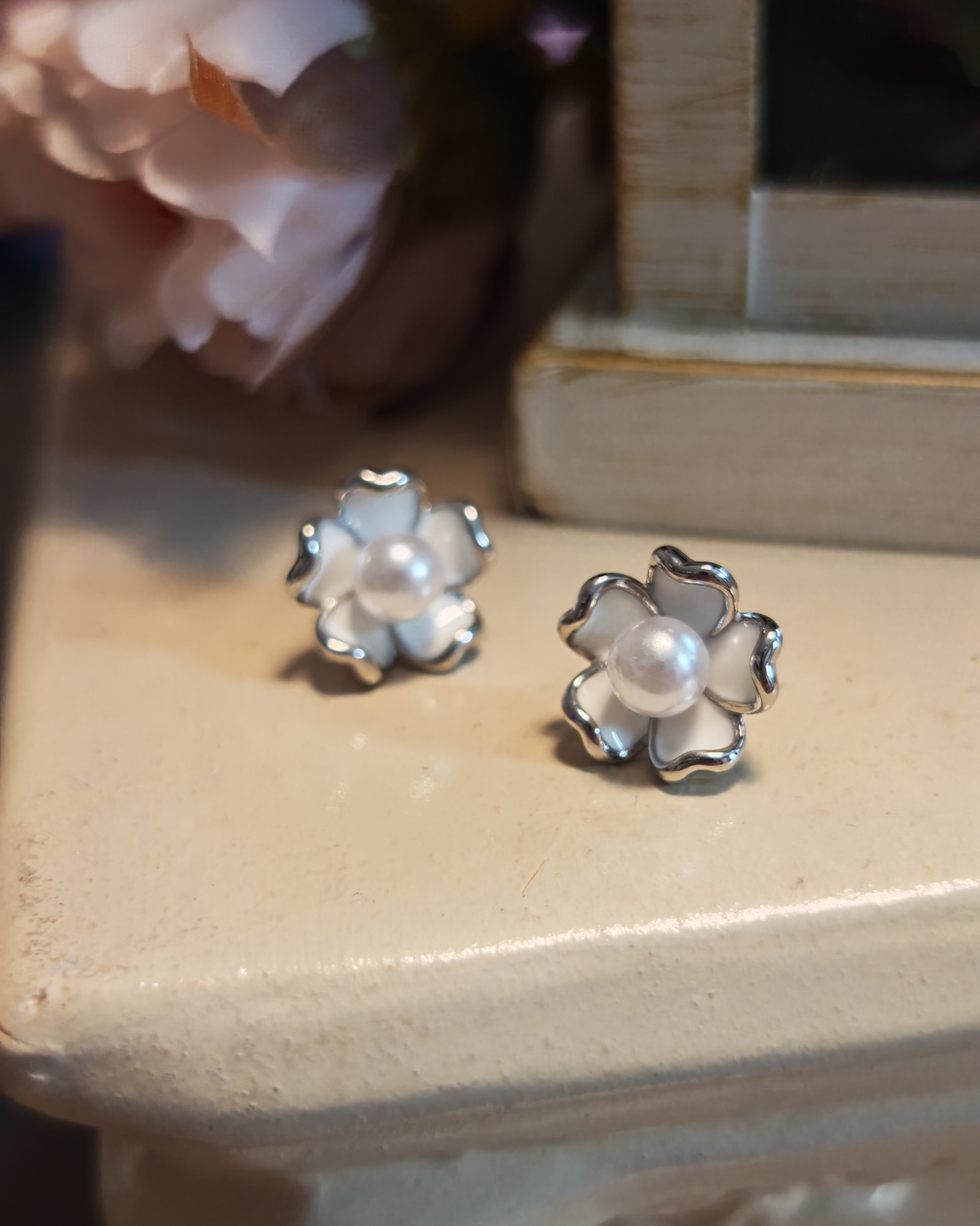 Дамски обици