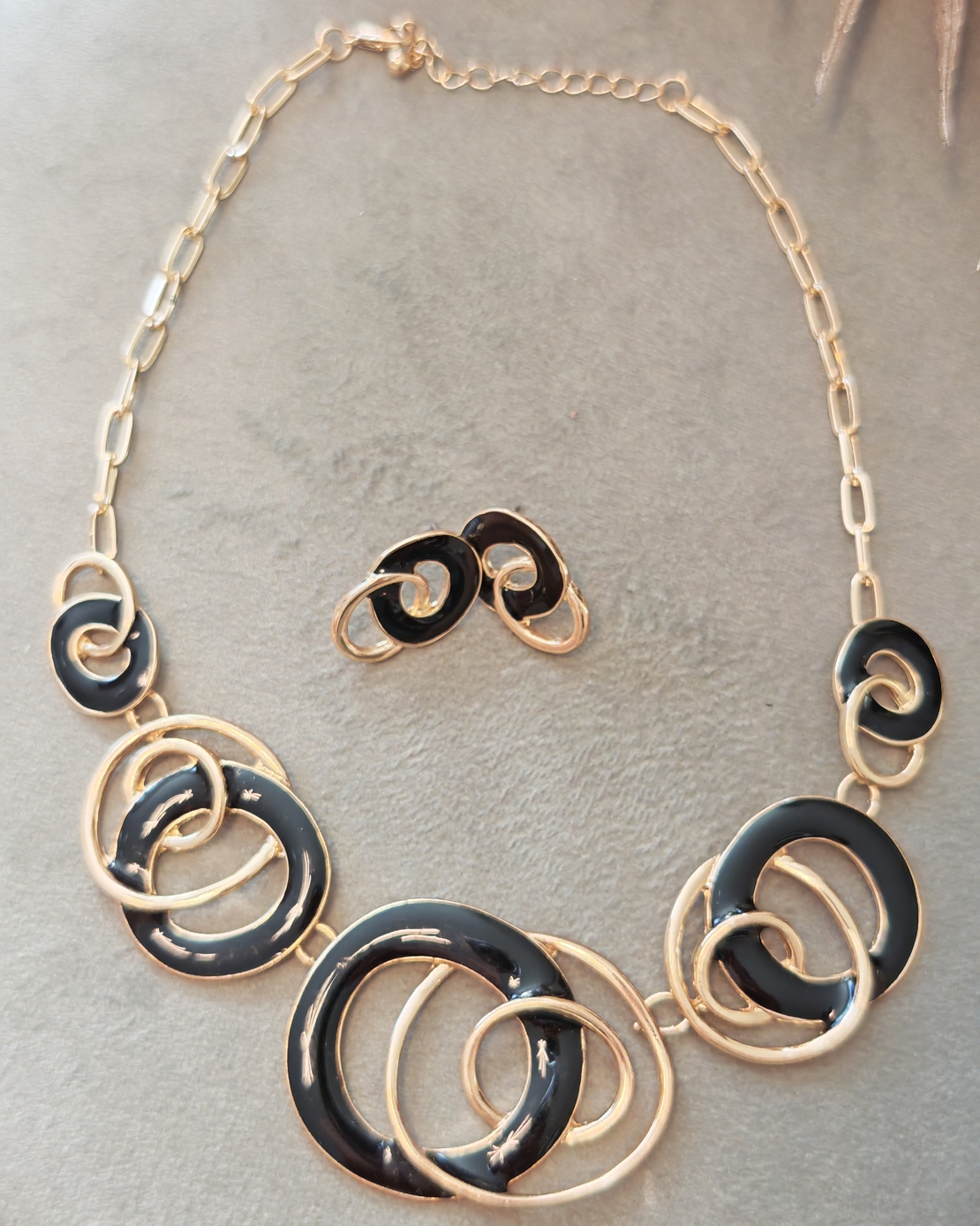 Дамско колие