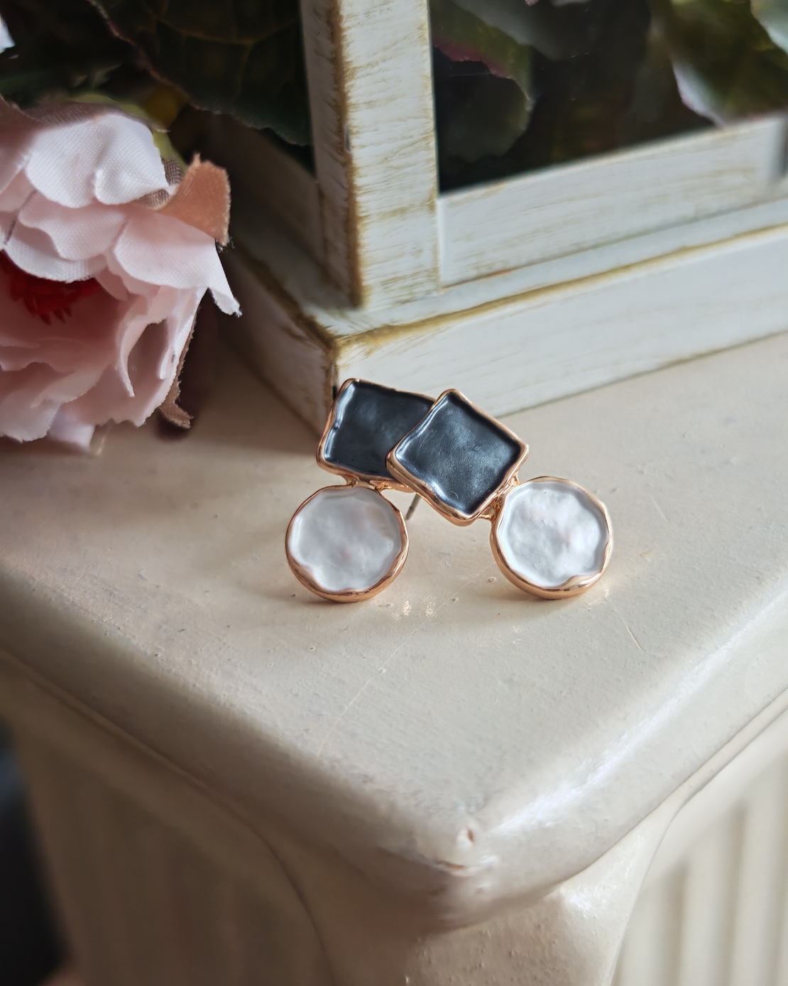 Дамски обици