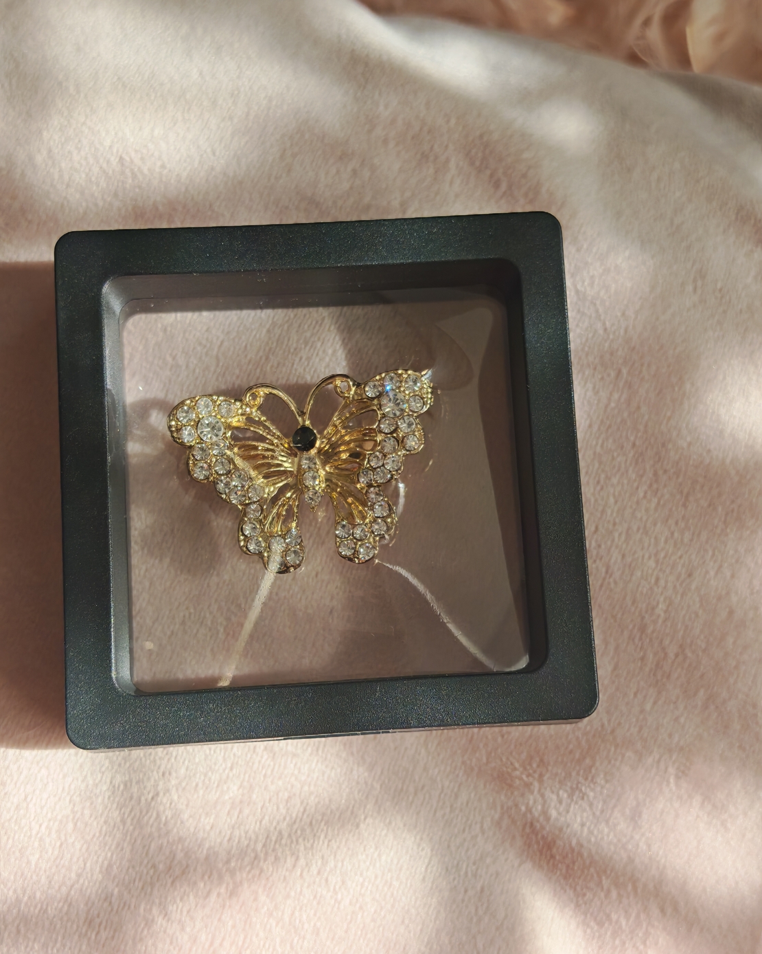 брошка пеперуда