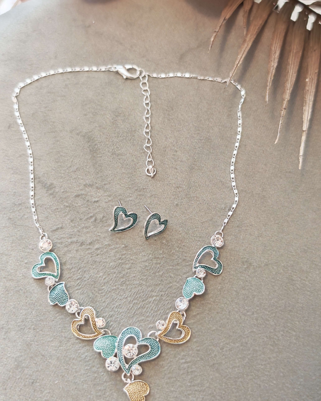 Дамско колие