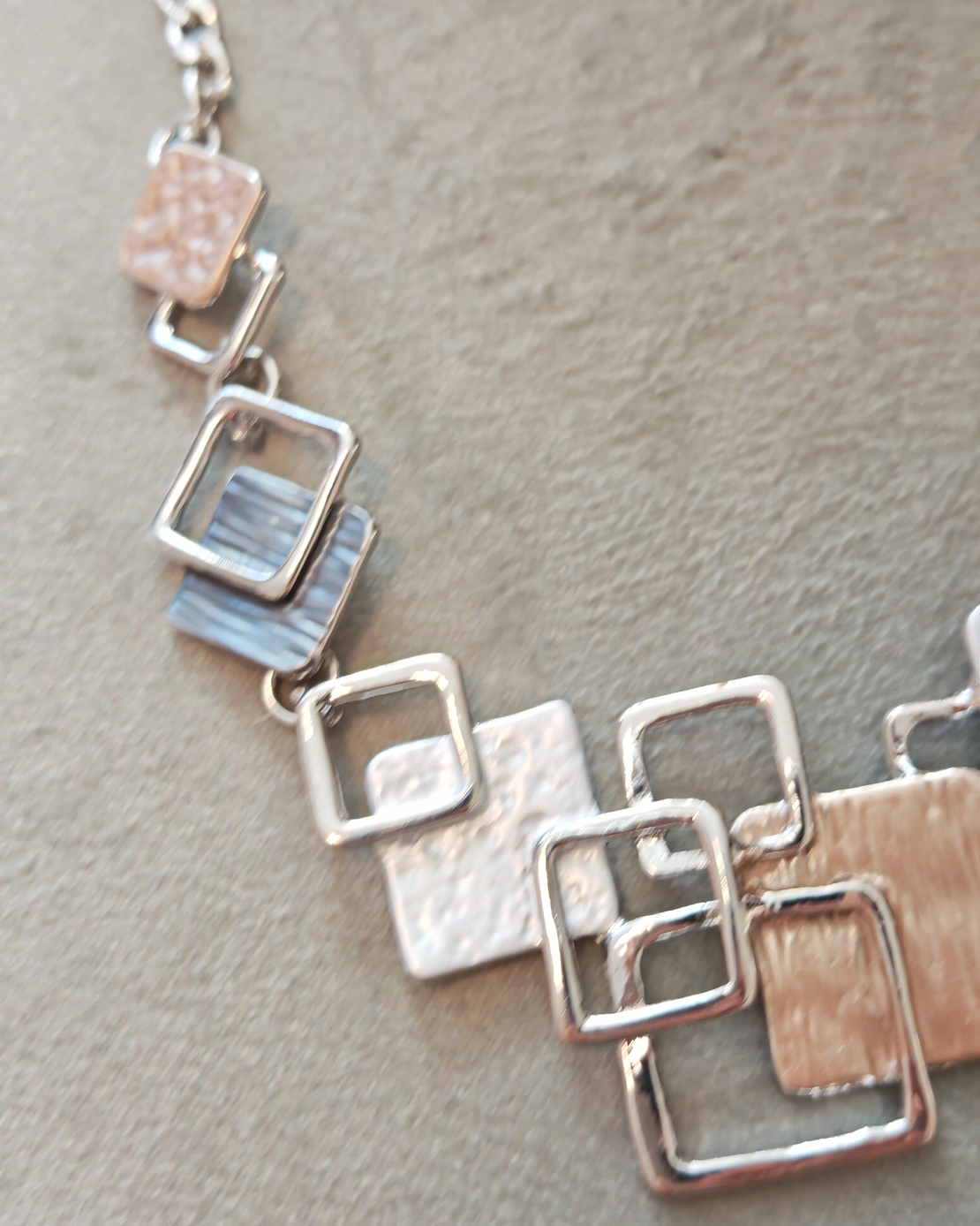 Дамско колие