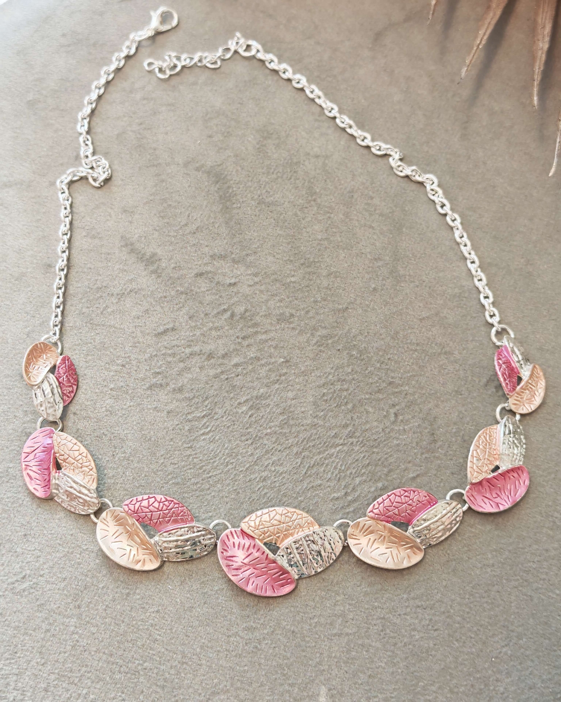 Дамско колие