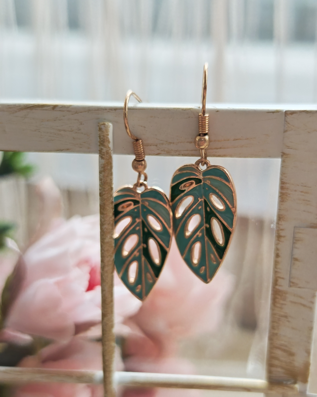 Дамска обици