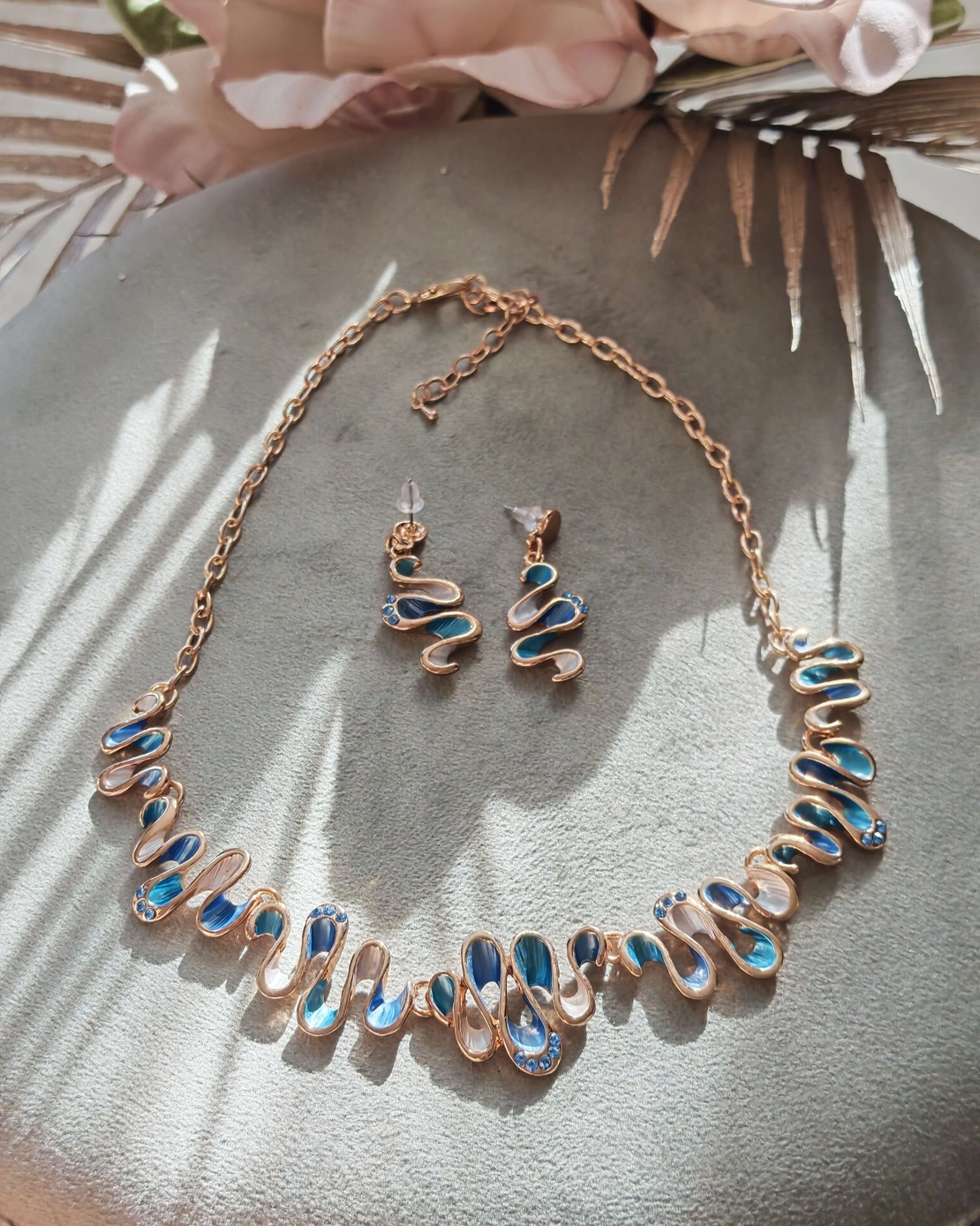 Дамско колие