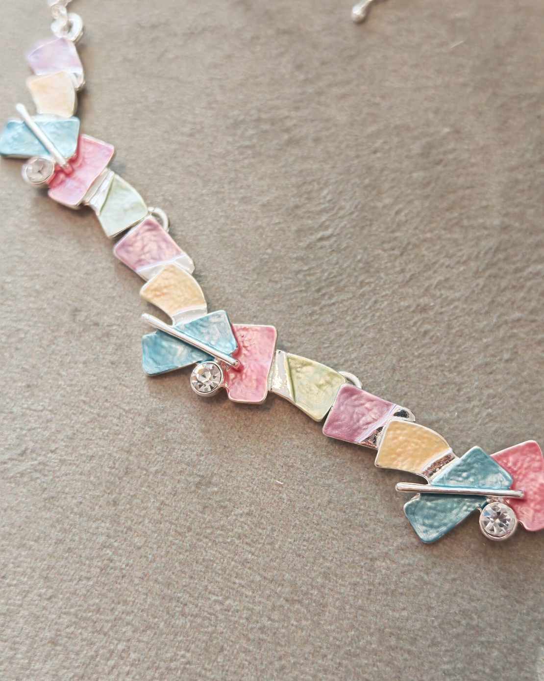 Дамско колие