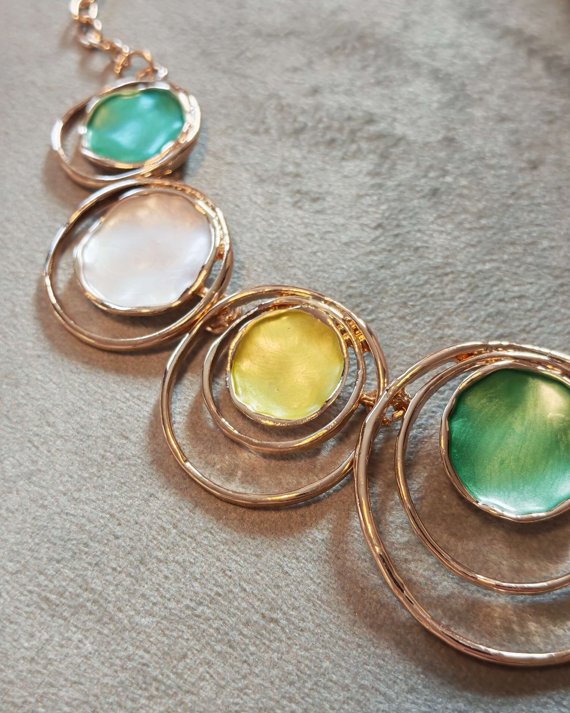 Дамска колиета