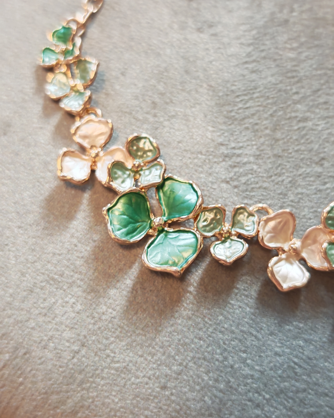 Дамска колиета