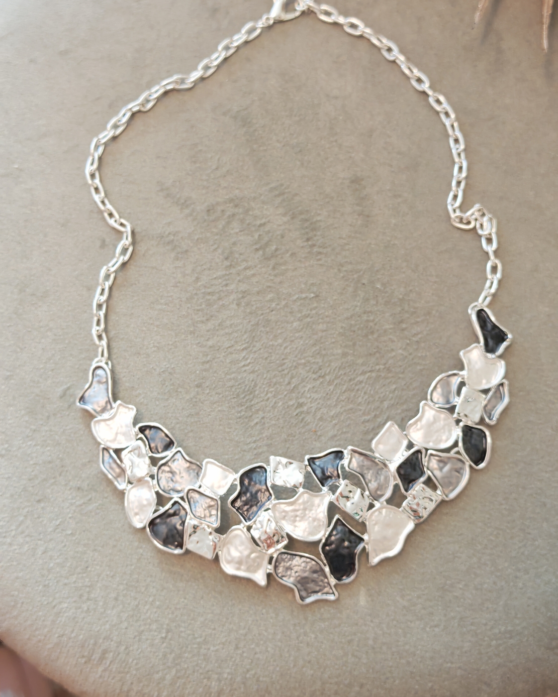 Дамско колие