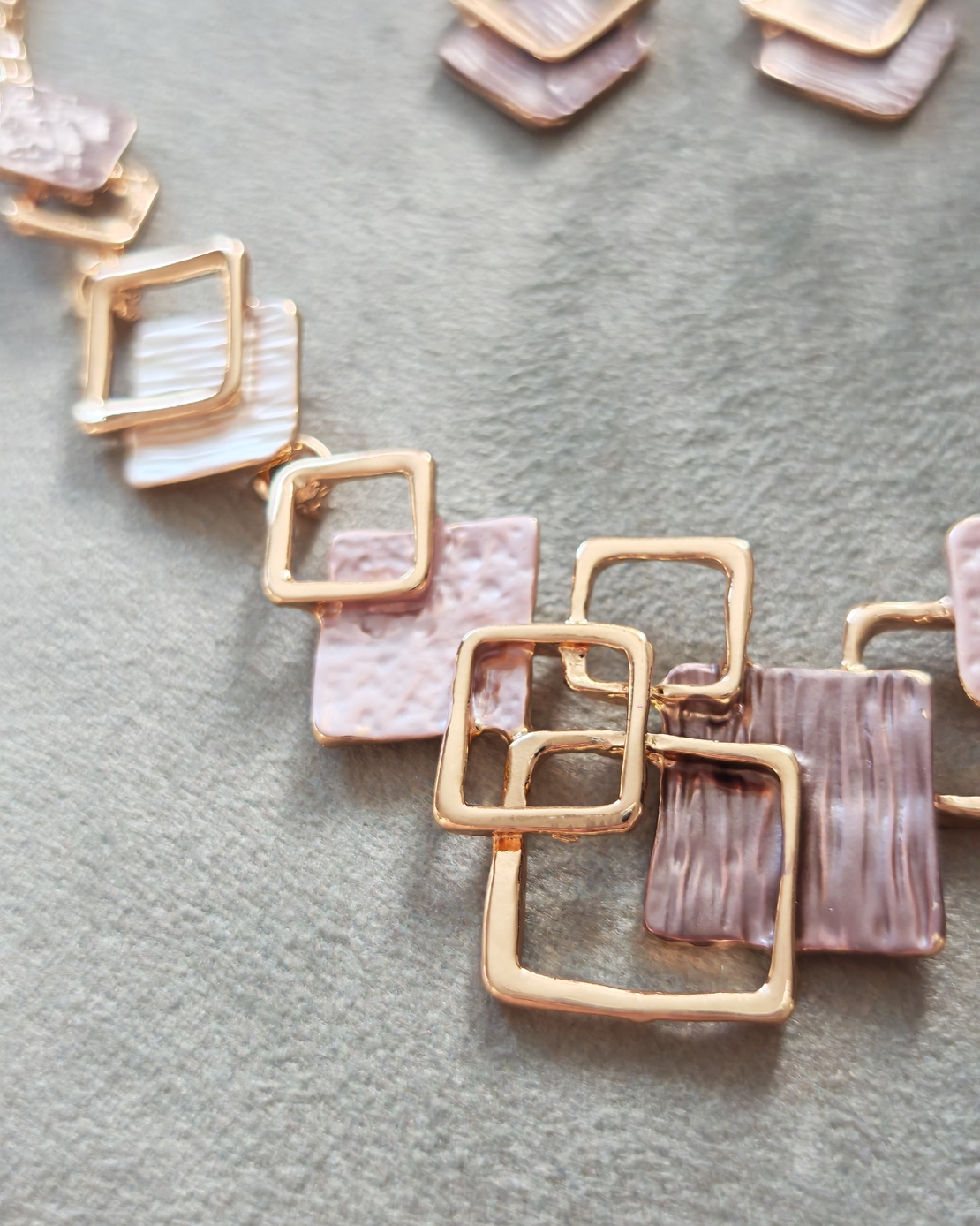 Дамска колиета