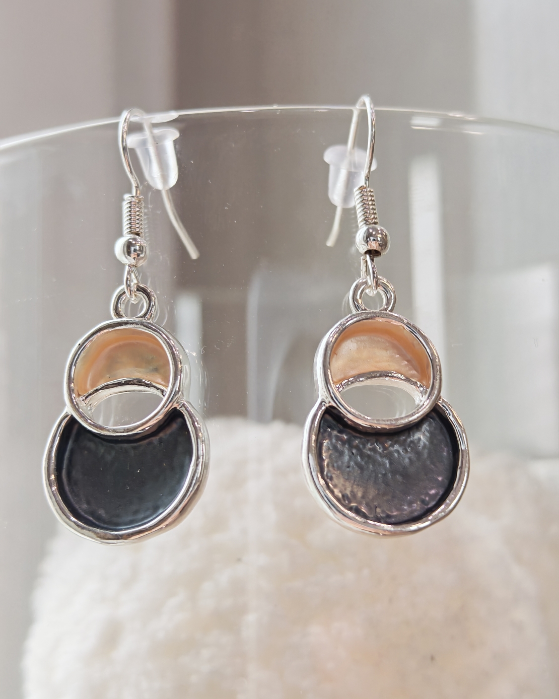 Дамски обеци