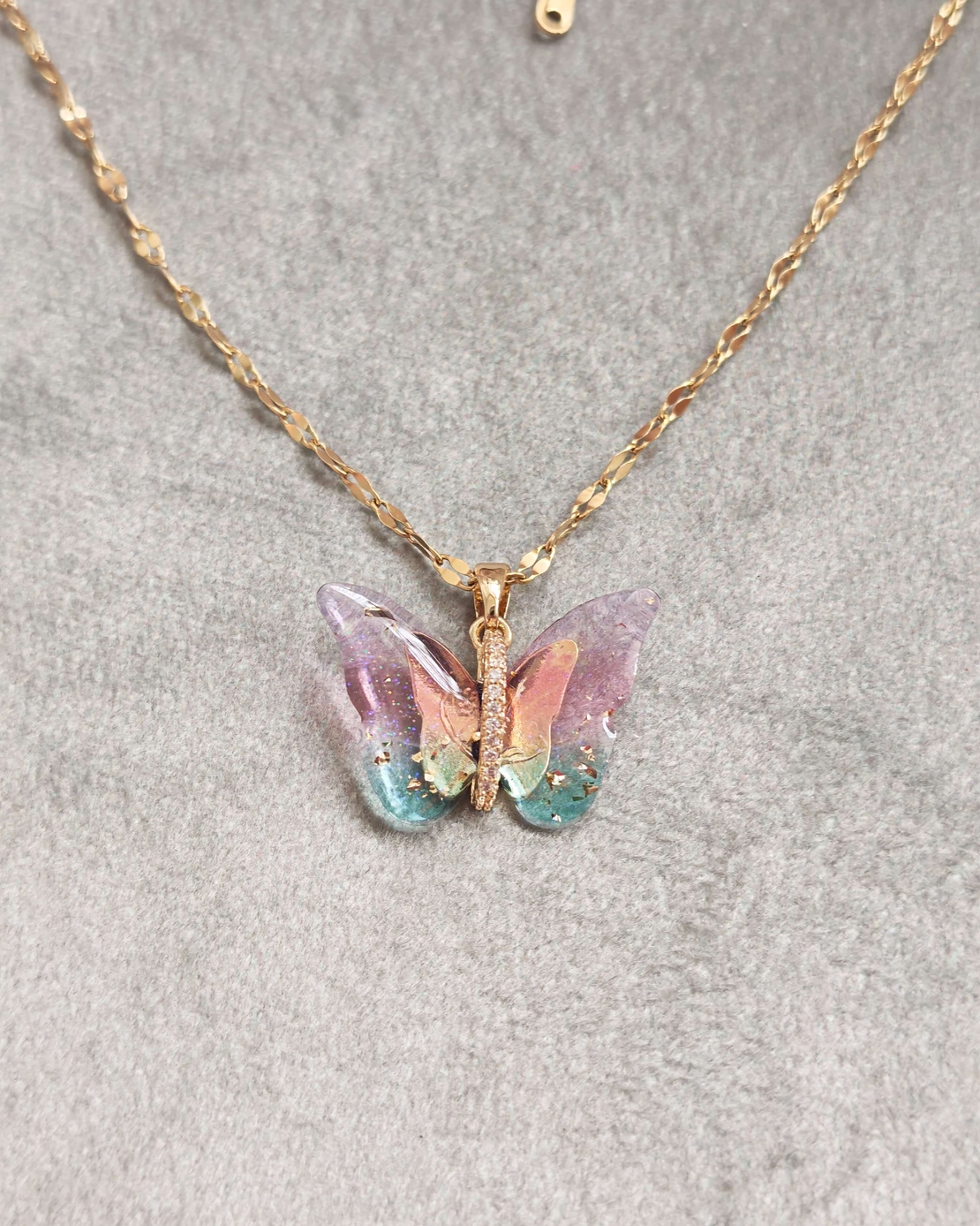 Дамски колиета пеперуда