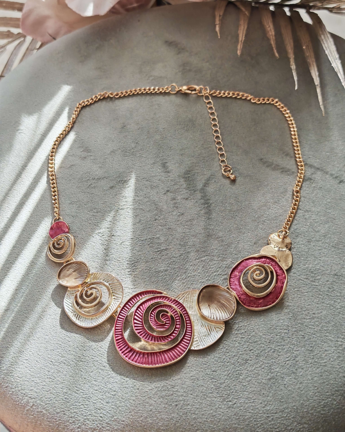 Дамско колие