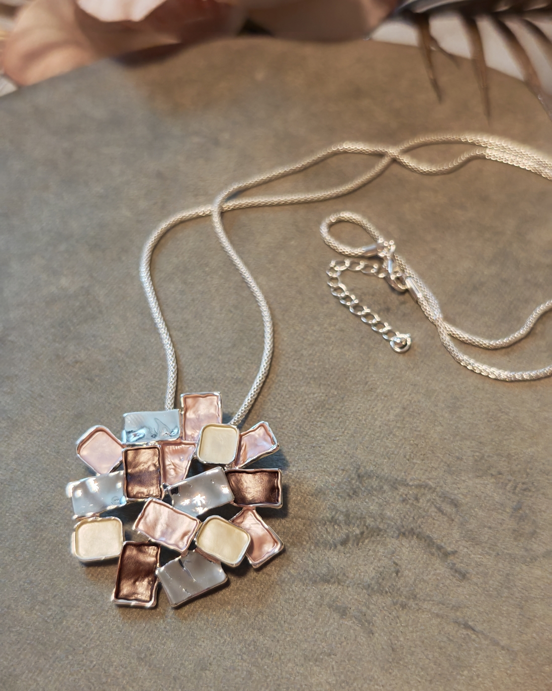 Колие с медальон