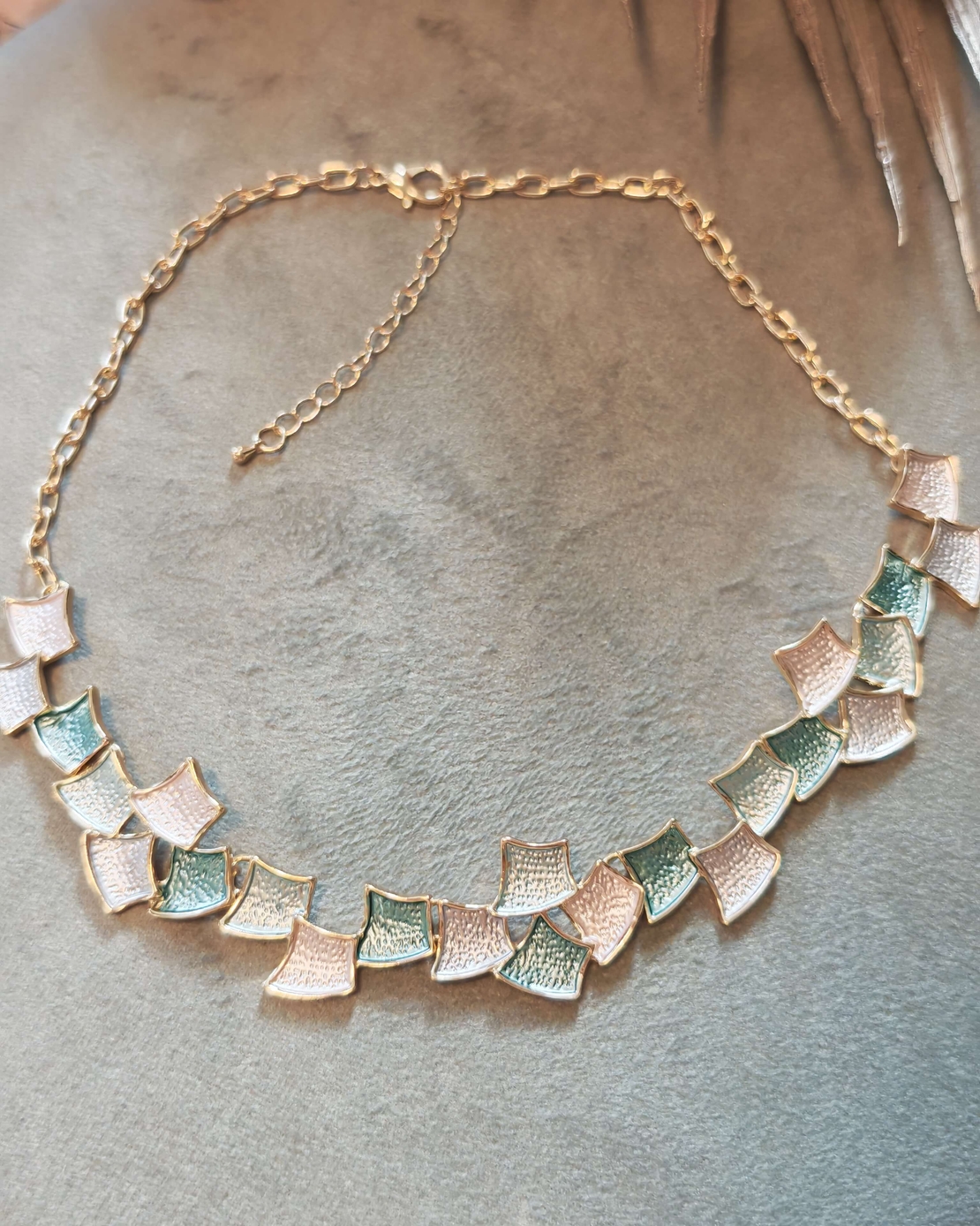 Дамска колиета